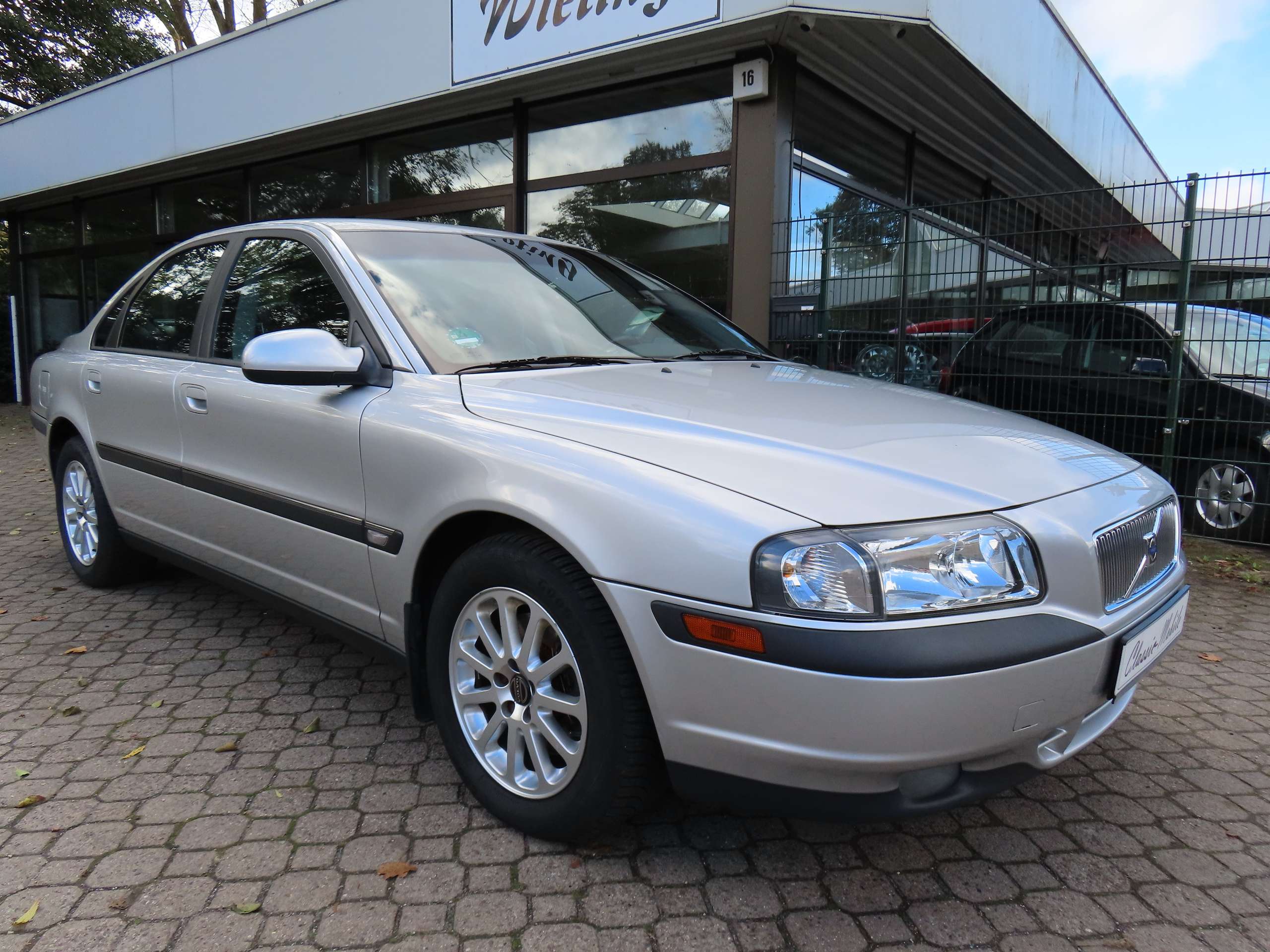 Volvo - S80