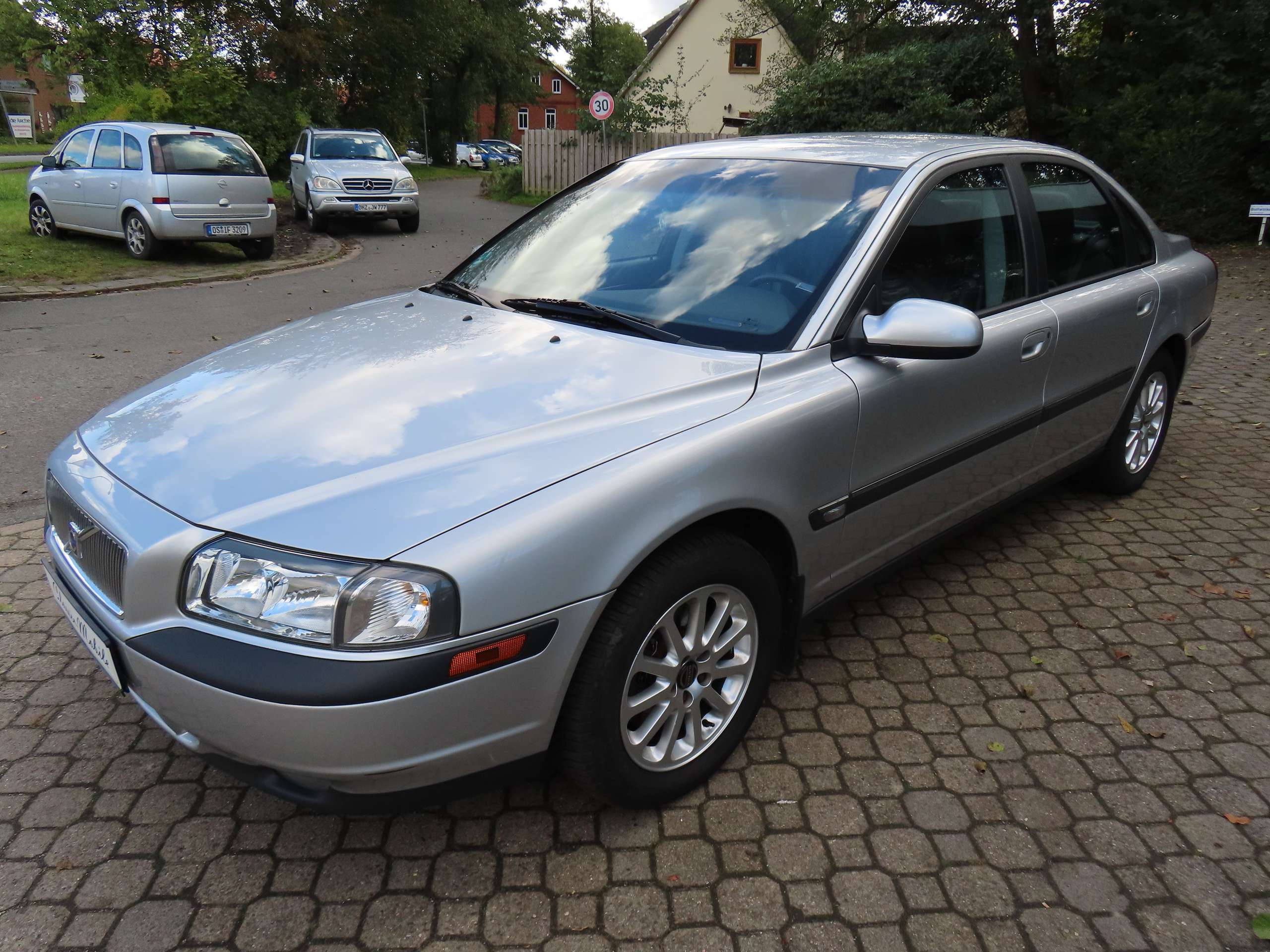 Volvo - S80