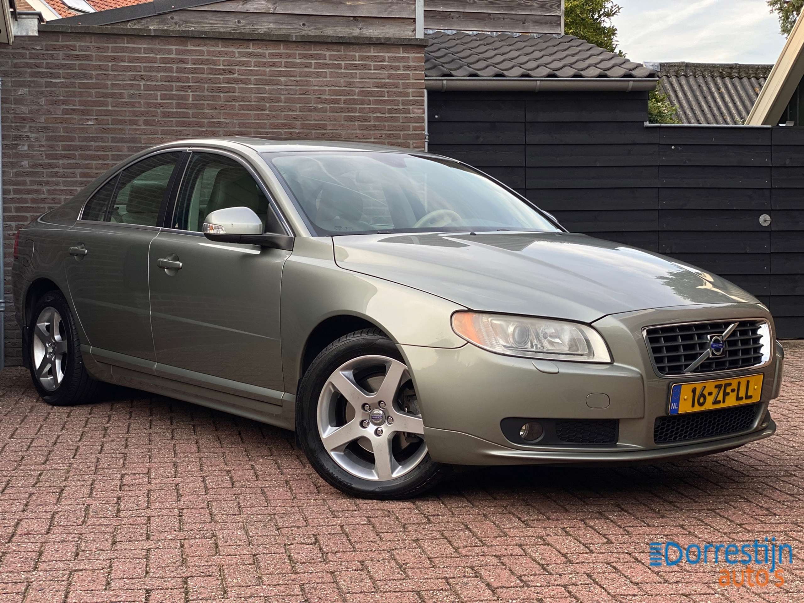 Volvo - S80