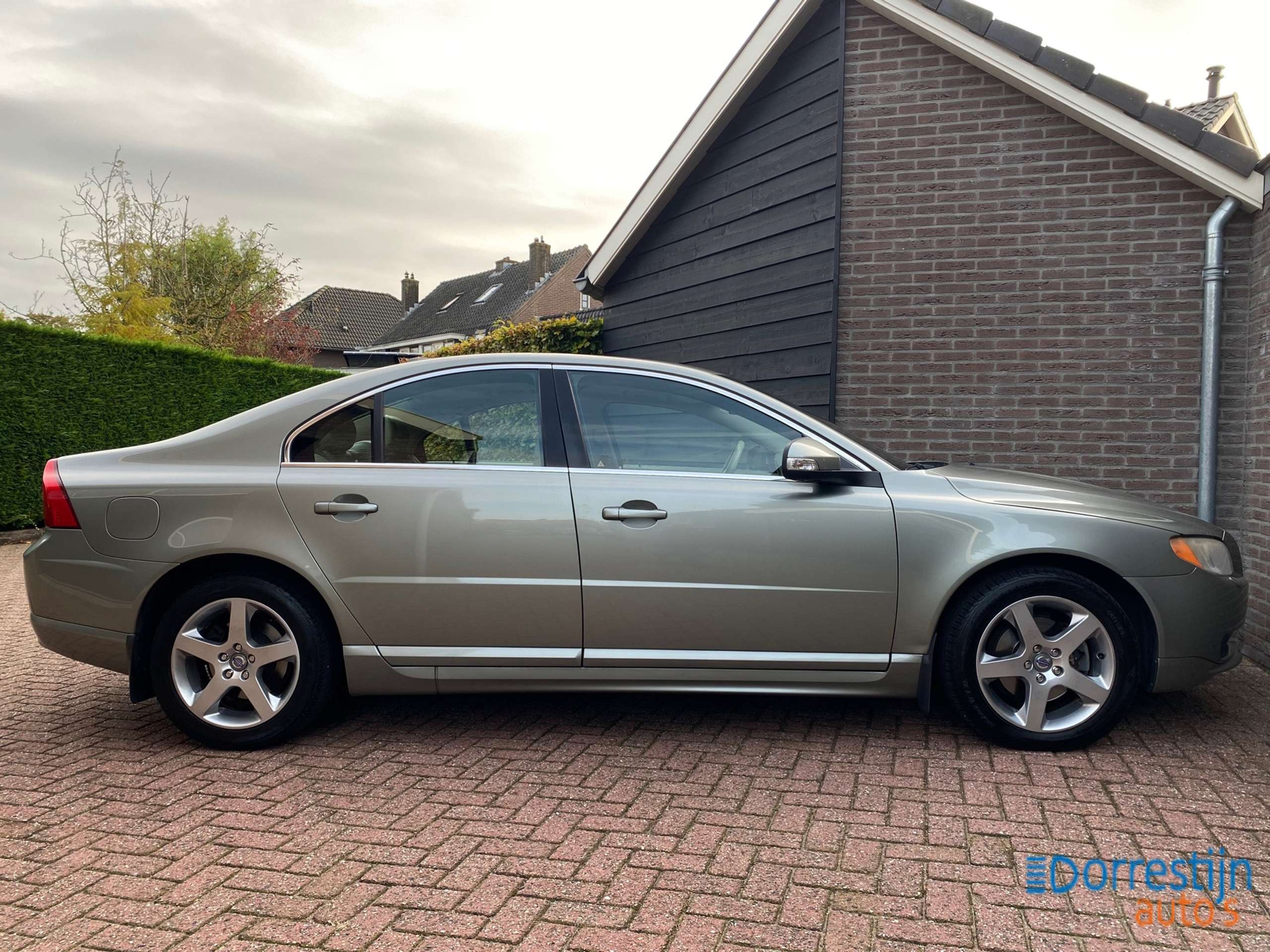 Volvo - S80