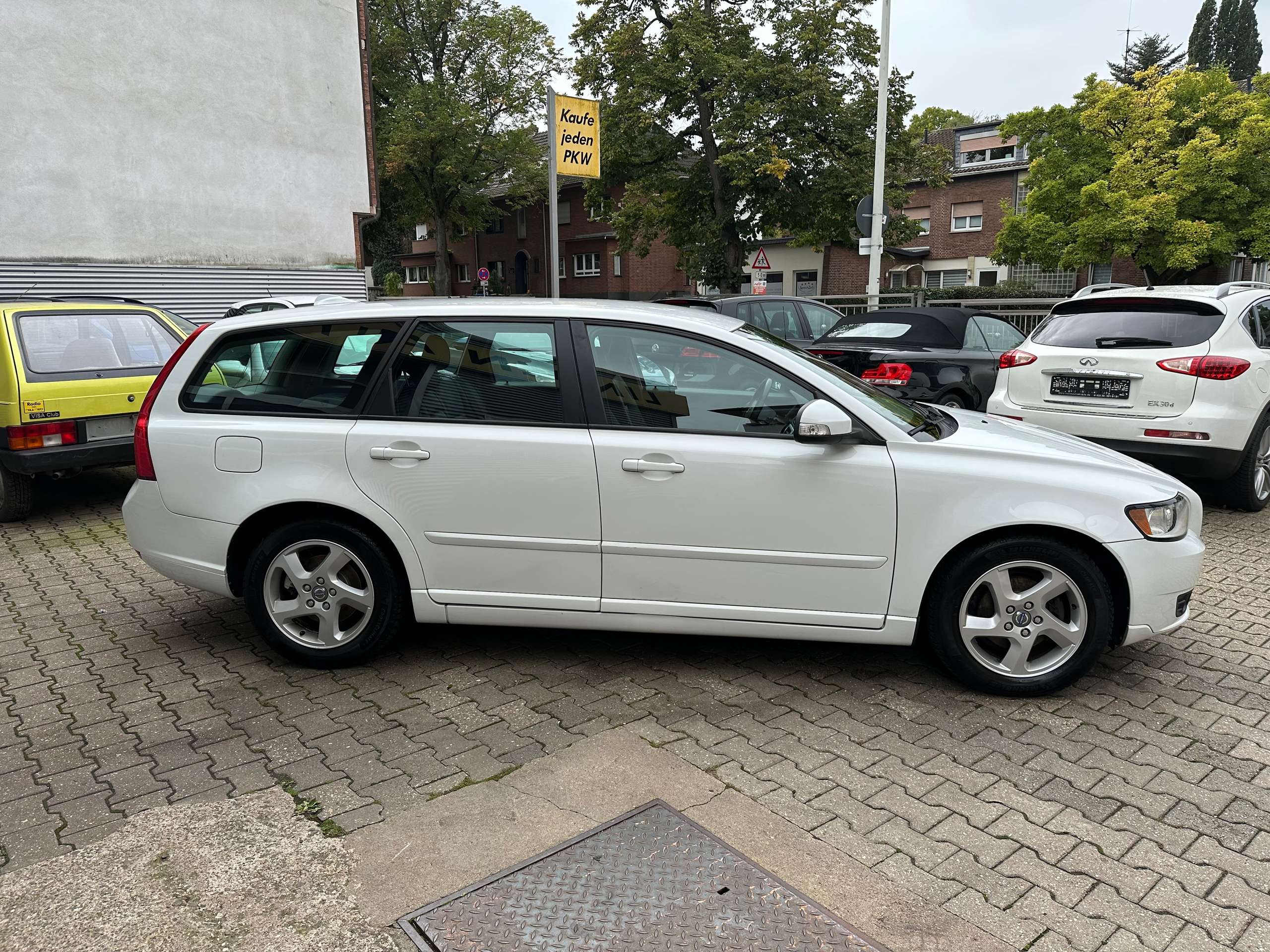 Volvo - V50