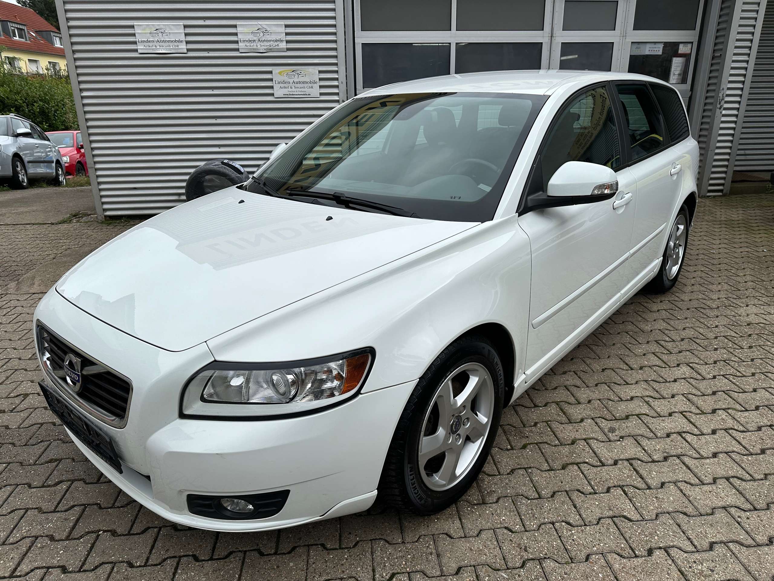 Volvo - V50