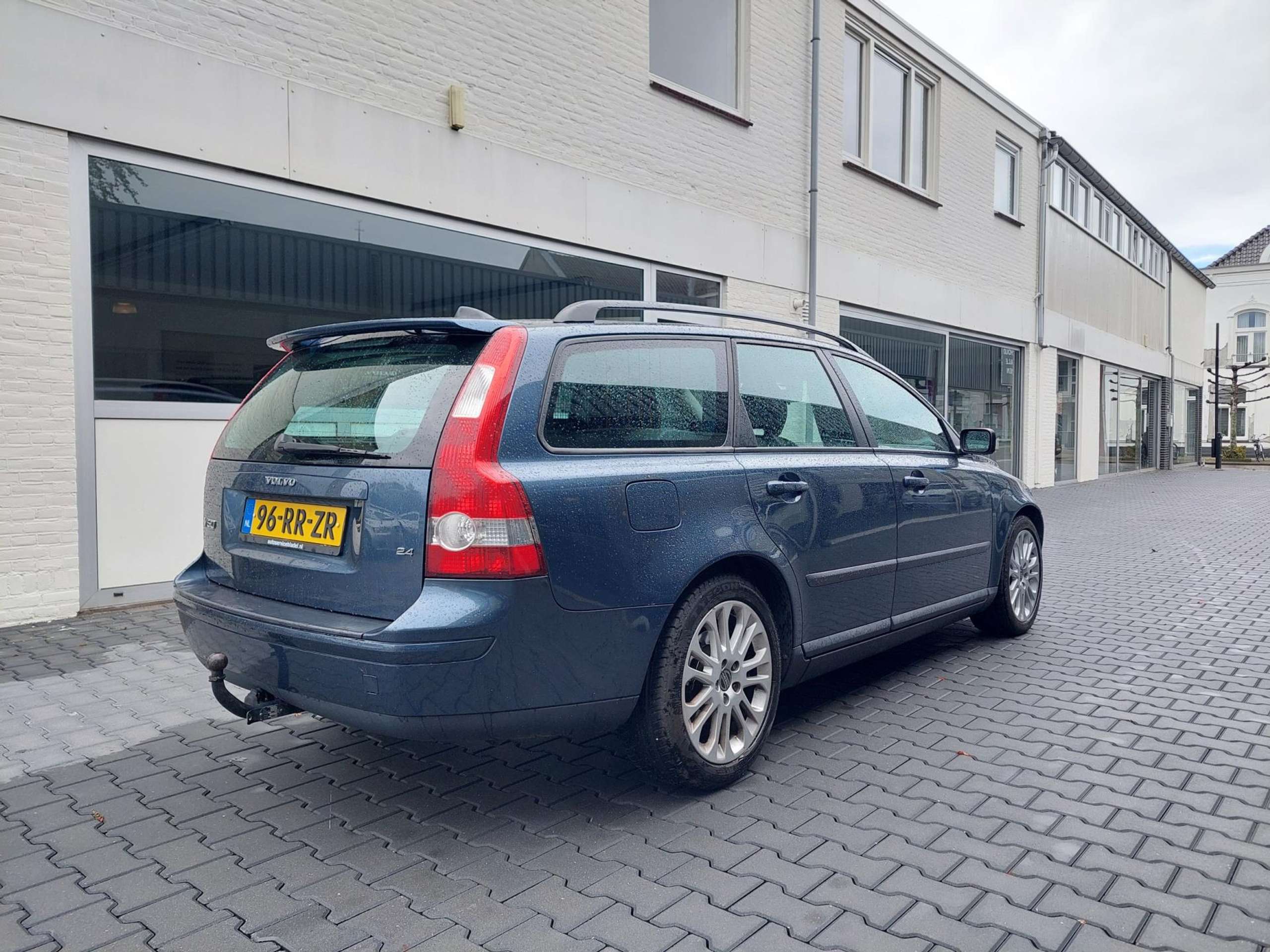 Volvo - V50