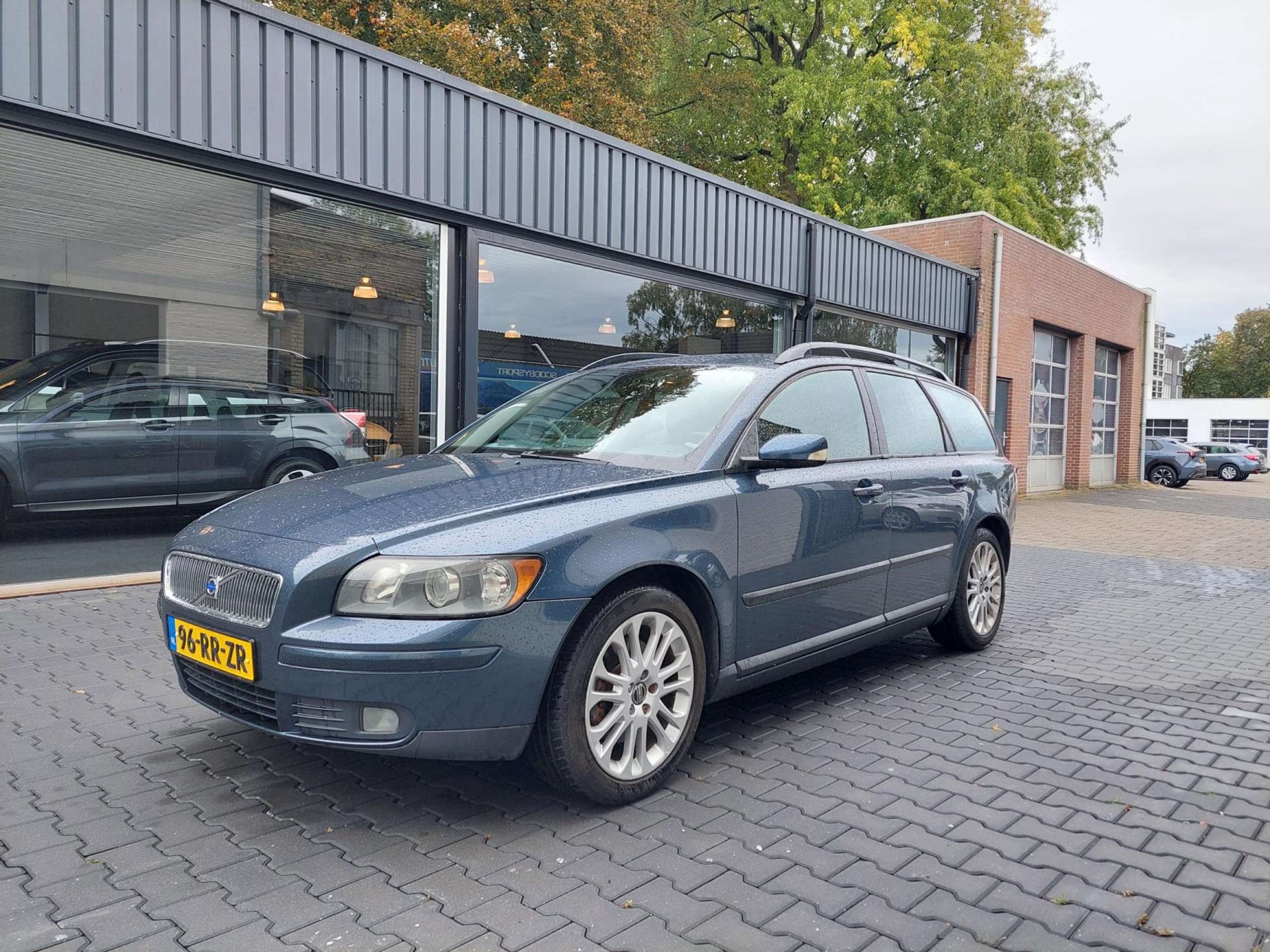 Volvo - V50