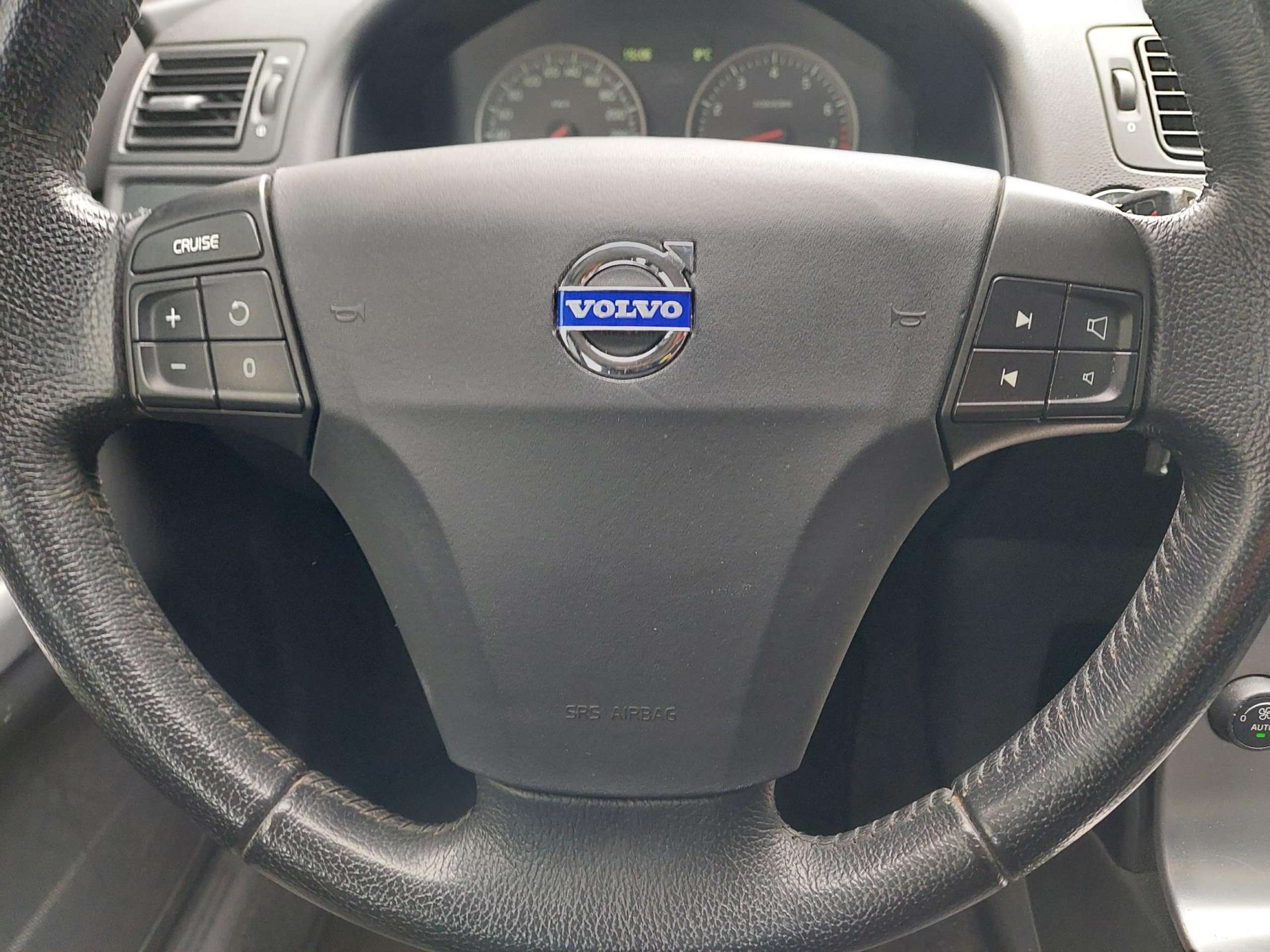 Volvo - V50