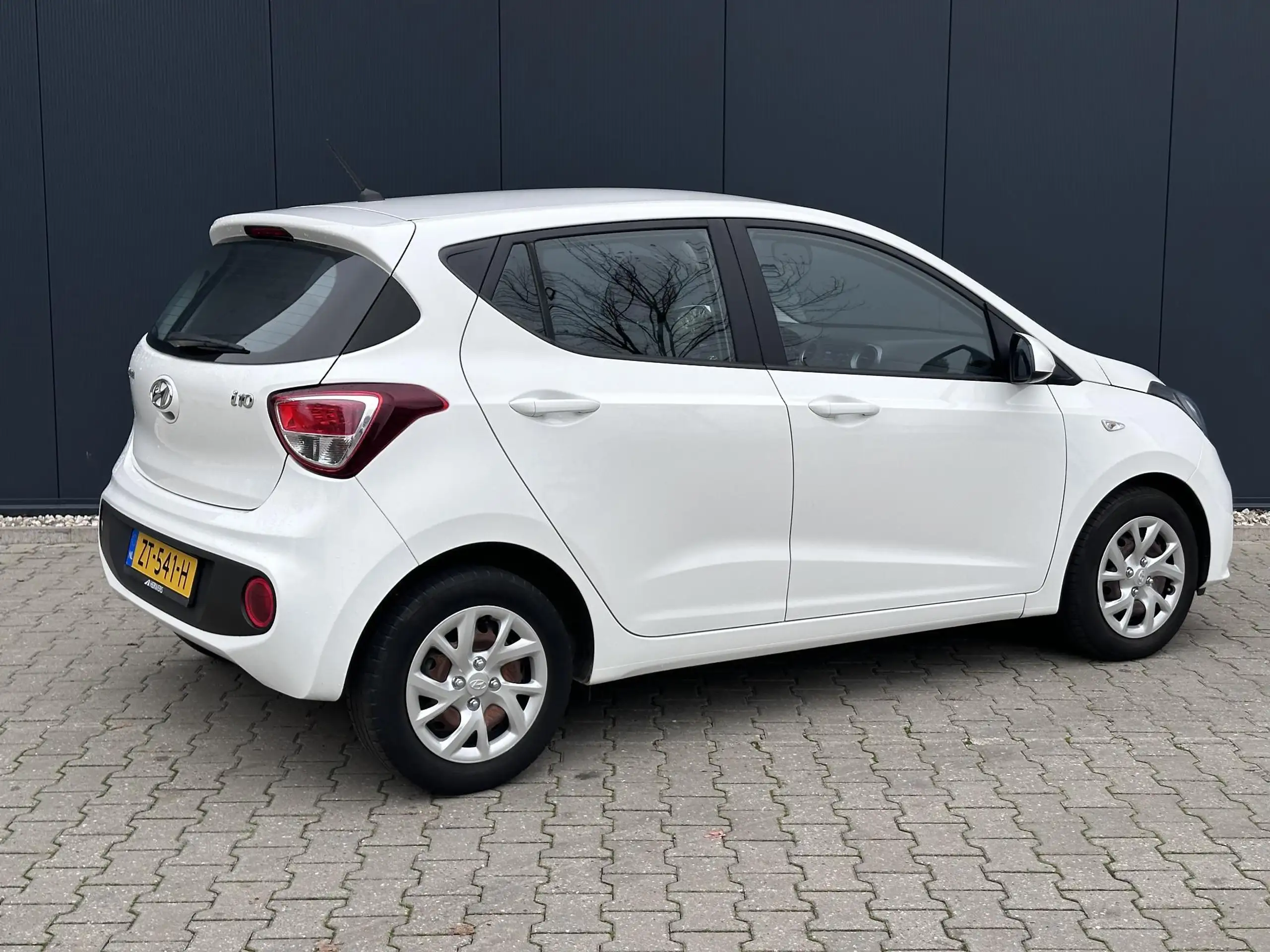 Hyundai - i10