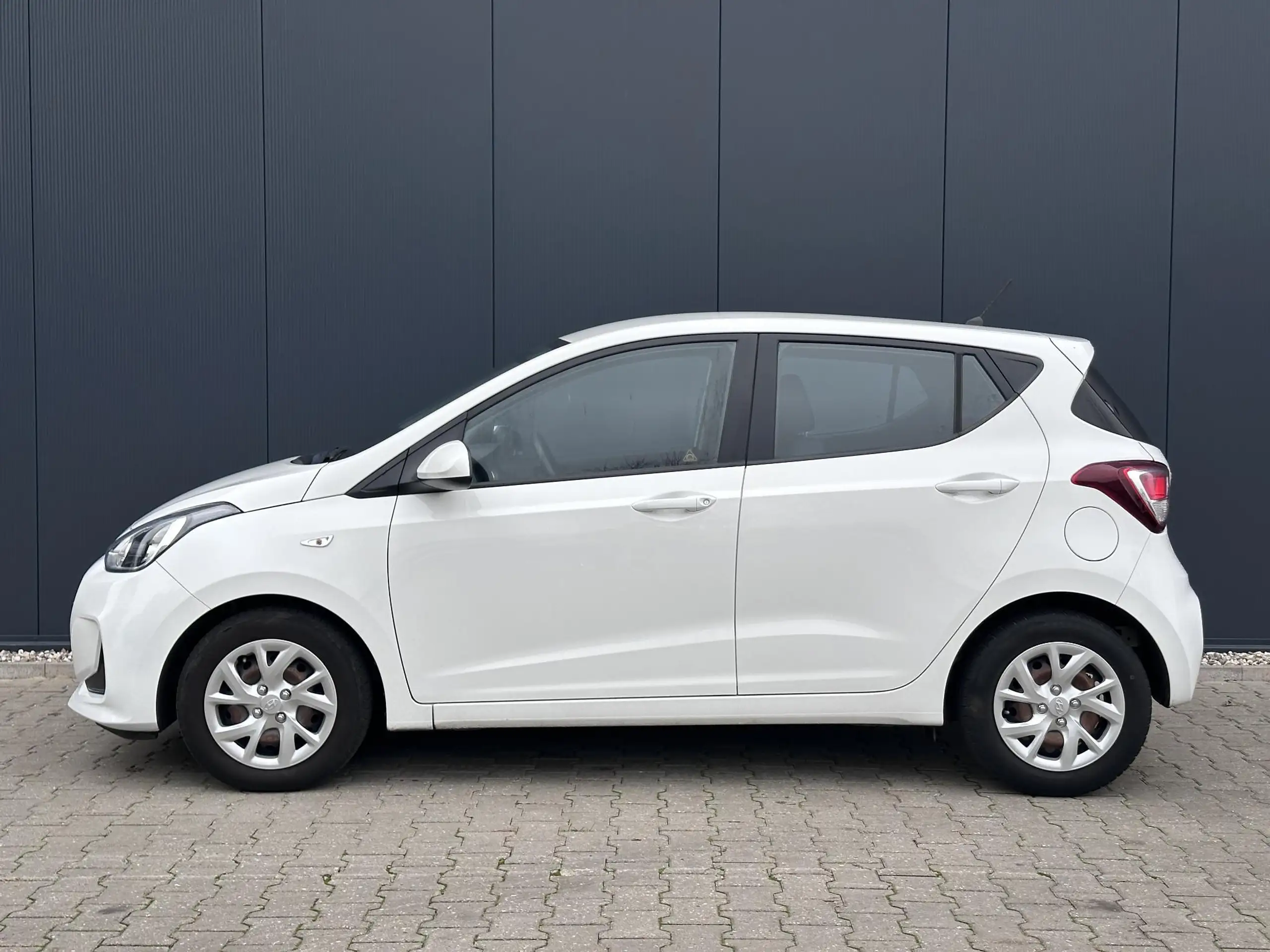 Hyundai - i10