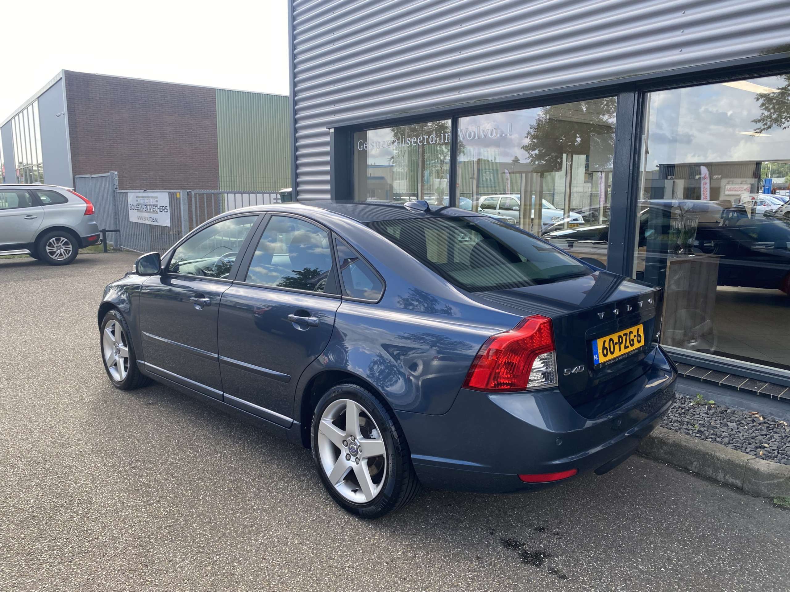 Volvo - S40