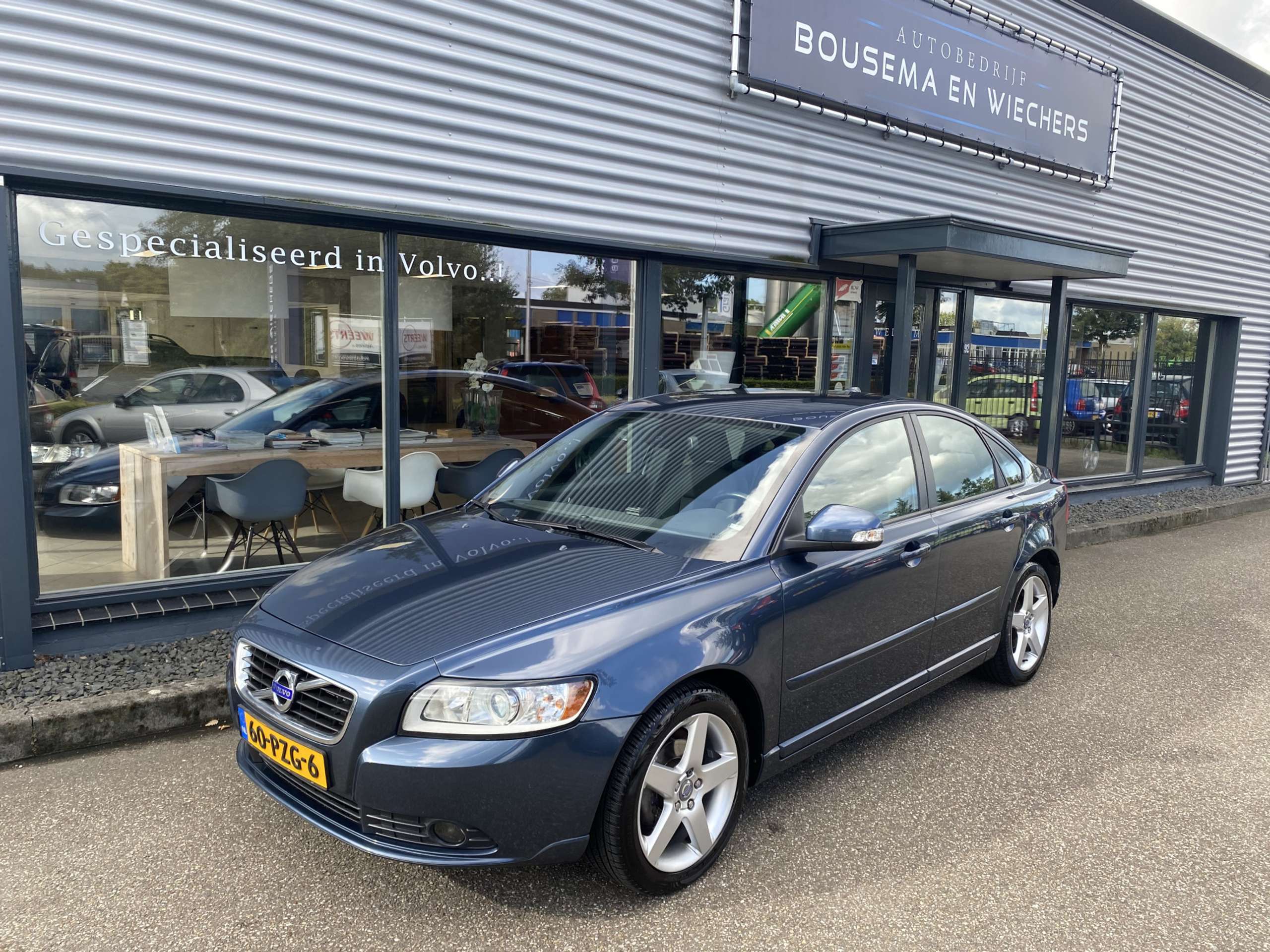 Volvo - S40