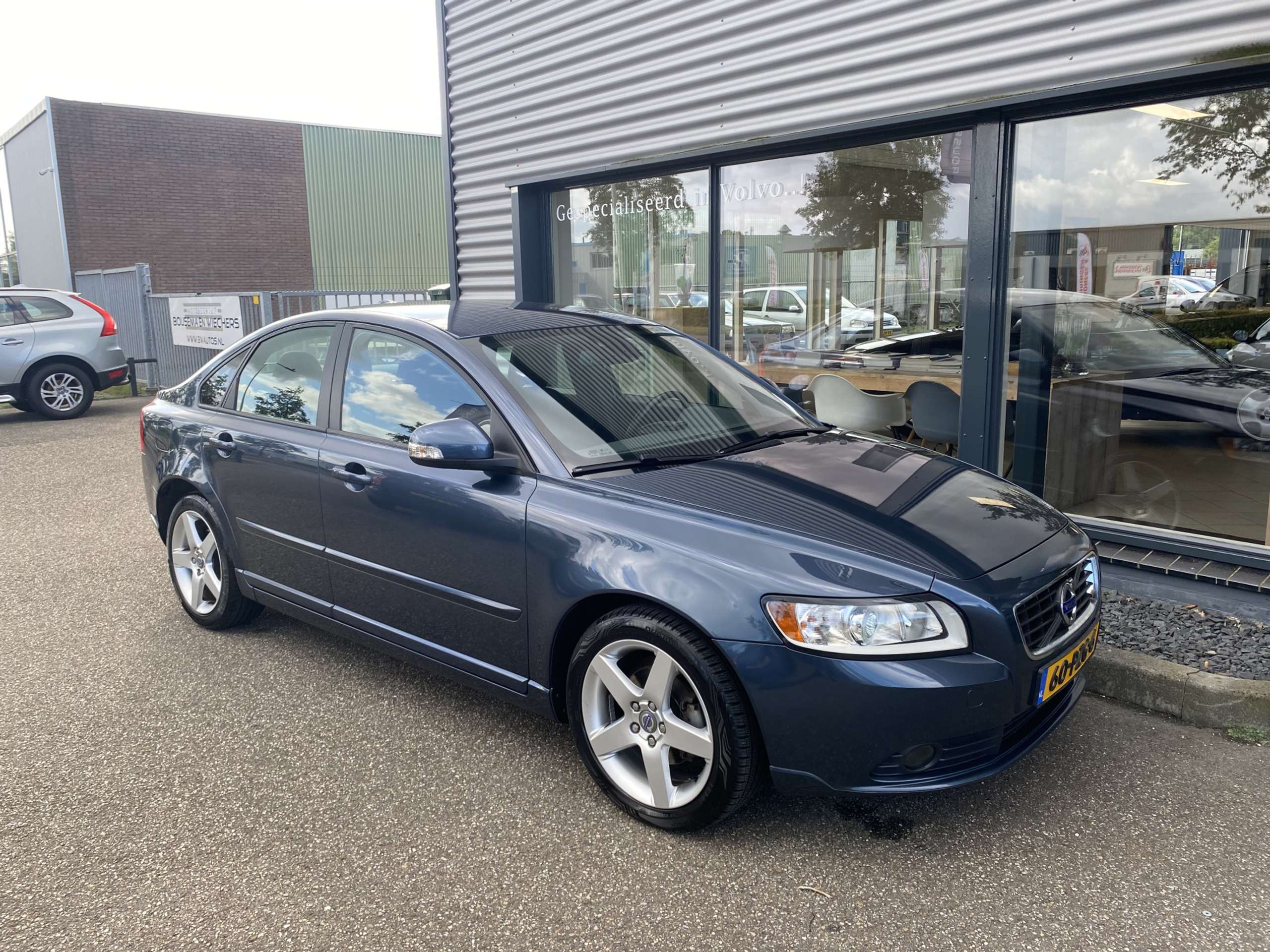 Volvo - S40