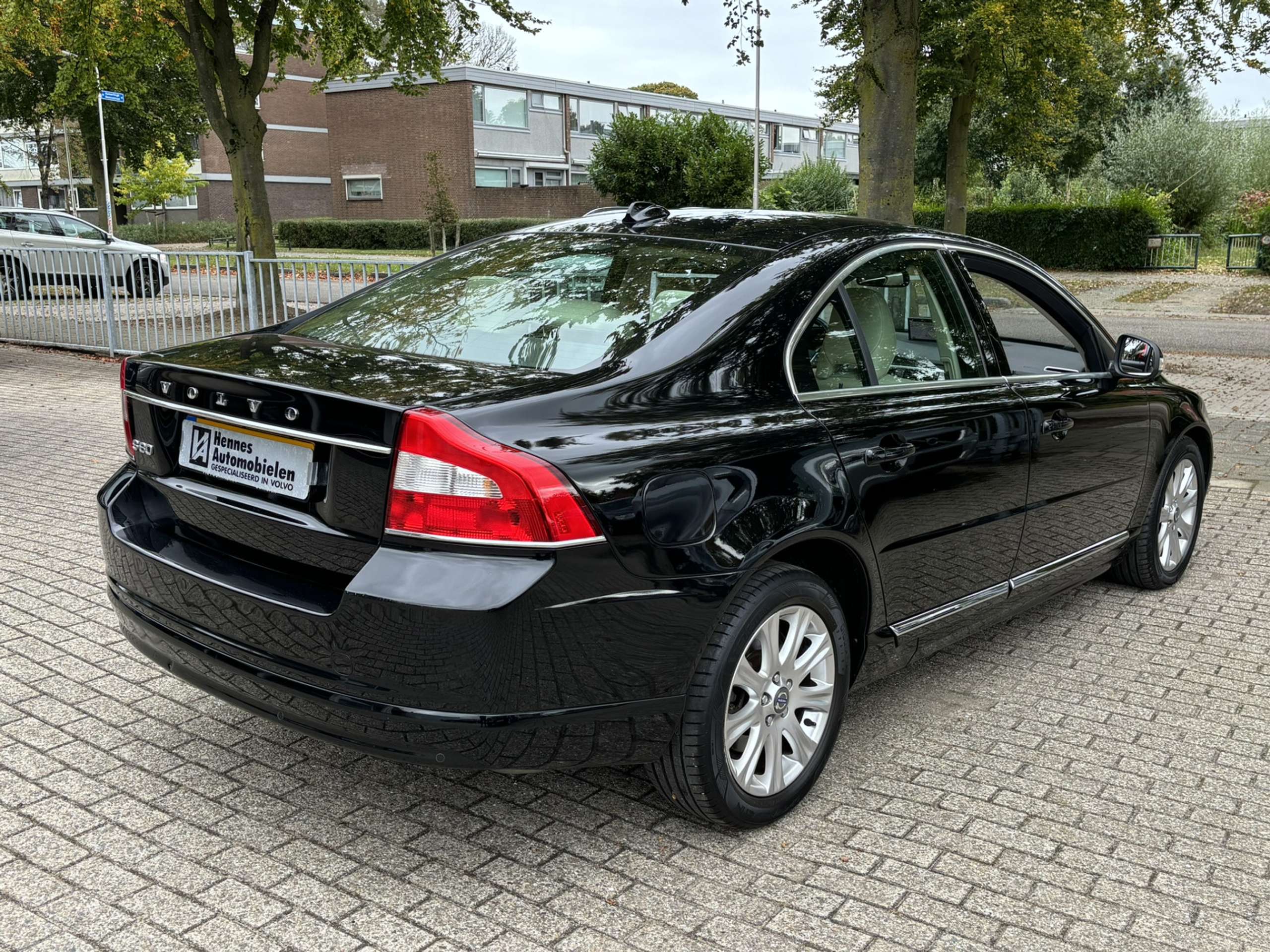 Volvo - S80