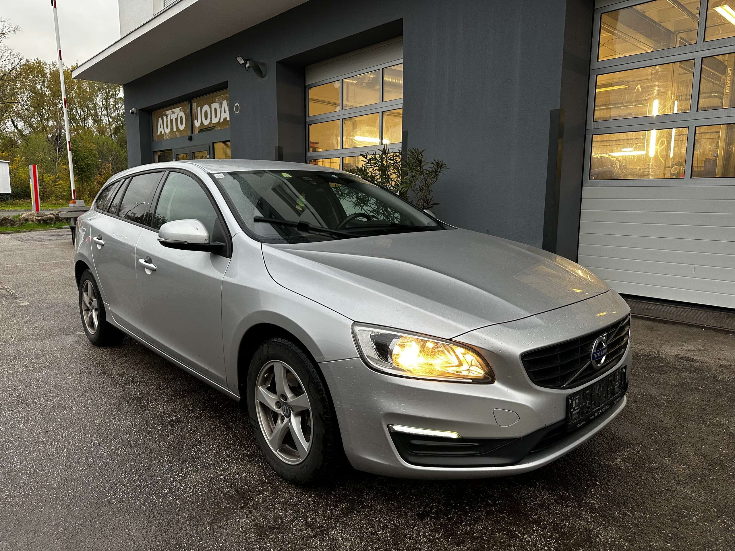 Volvo - V60