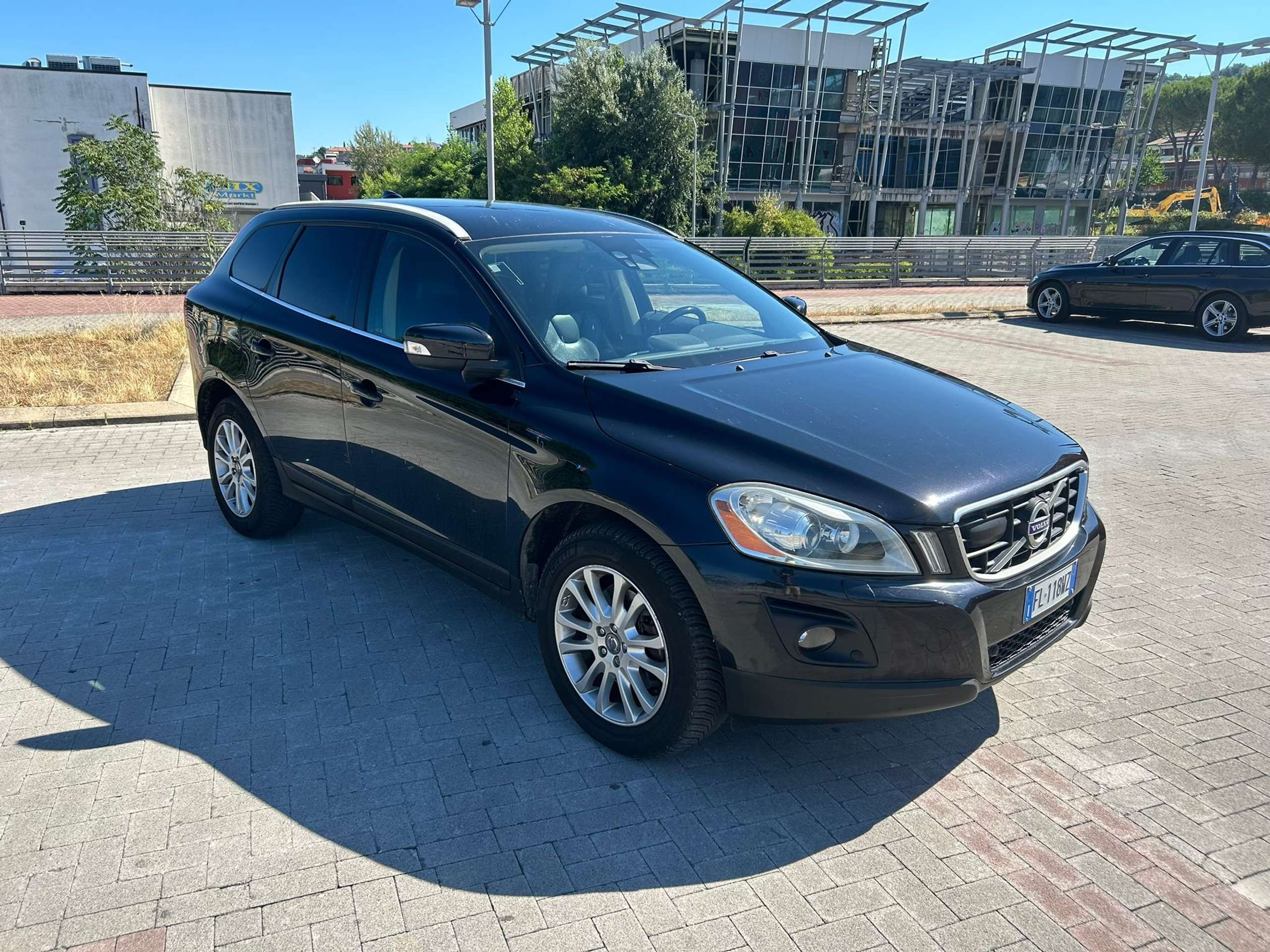 Volvo - XC60