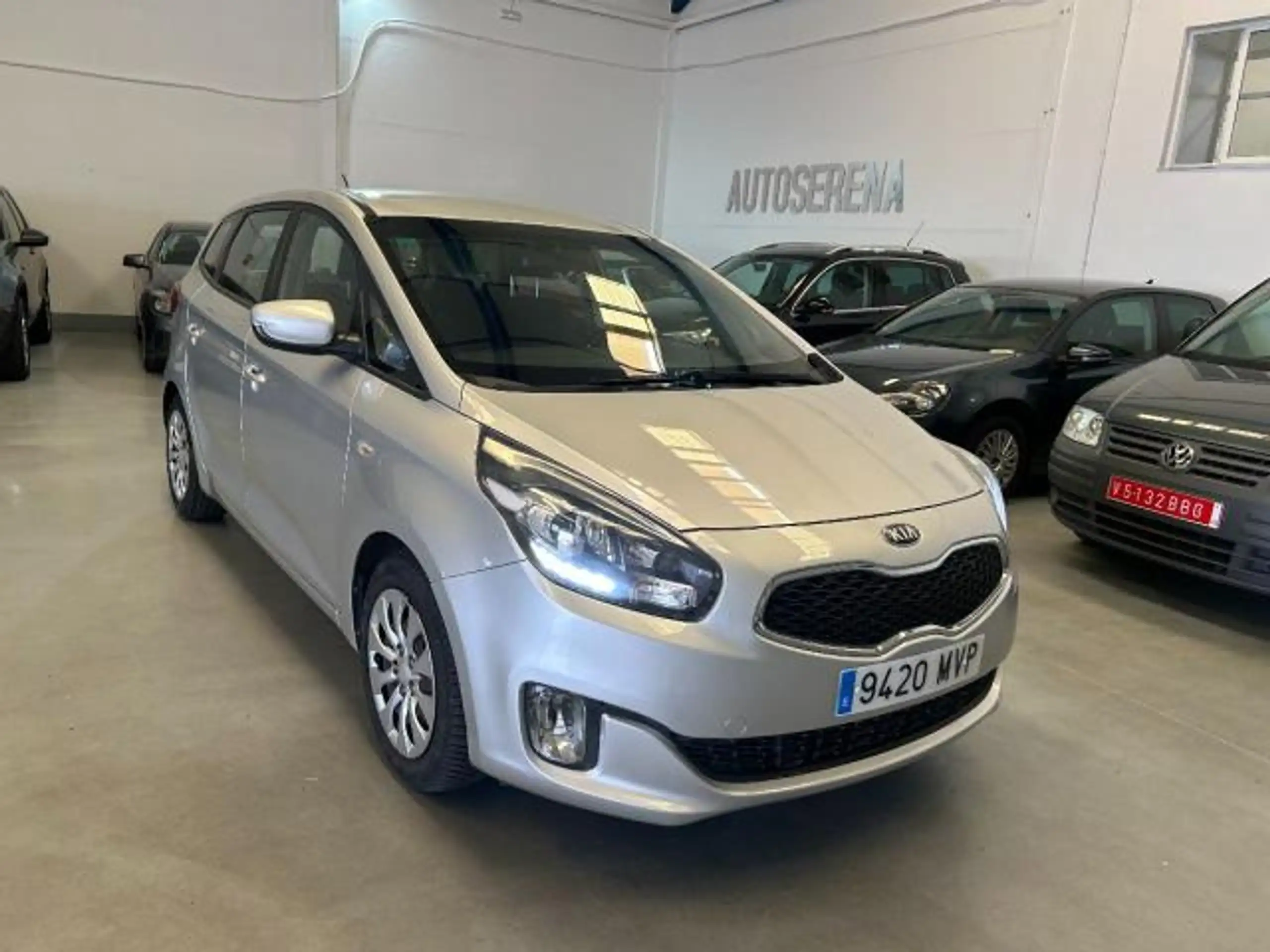 Kia - Carens