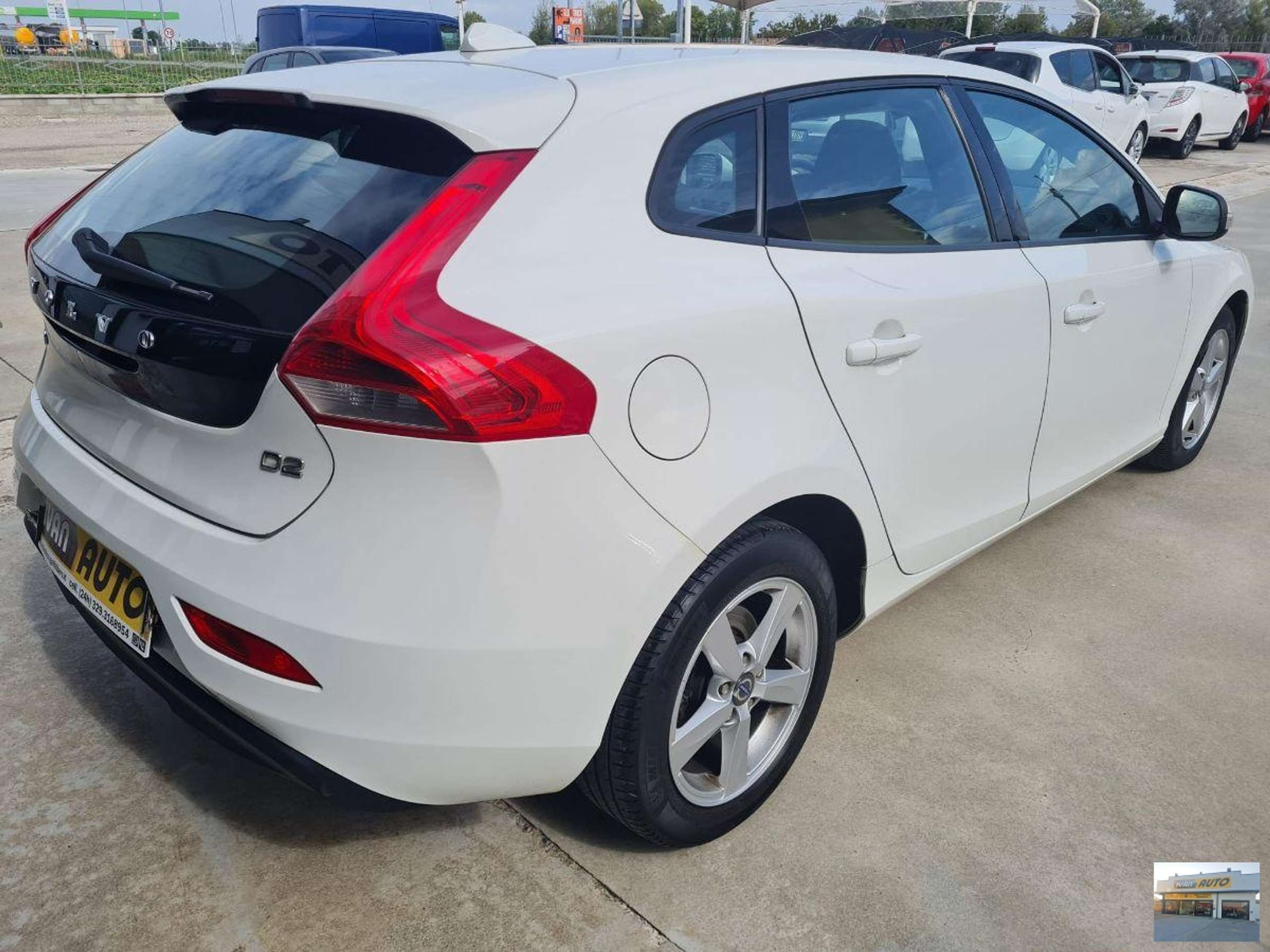 Volvo - V40