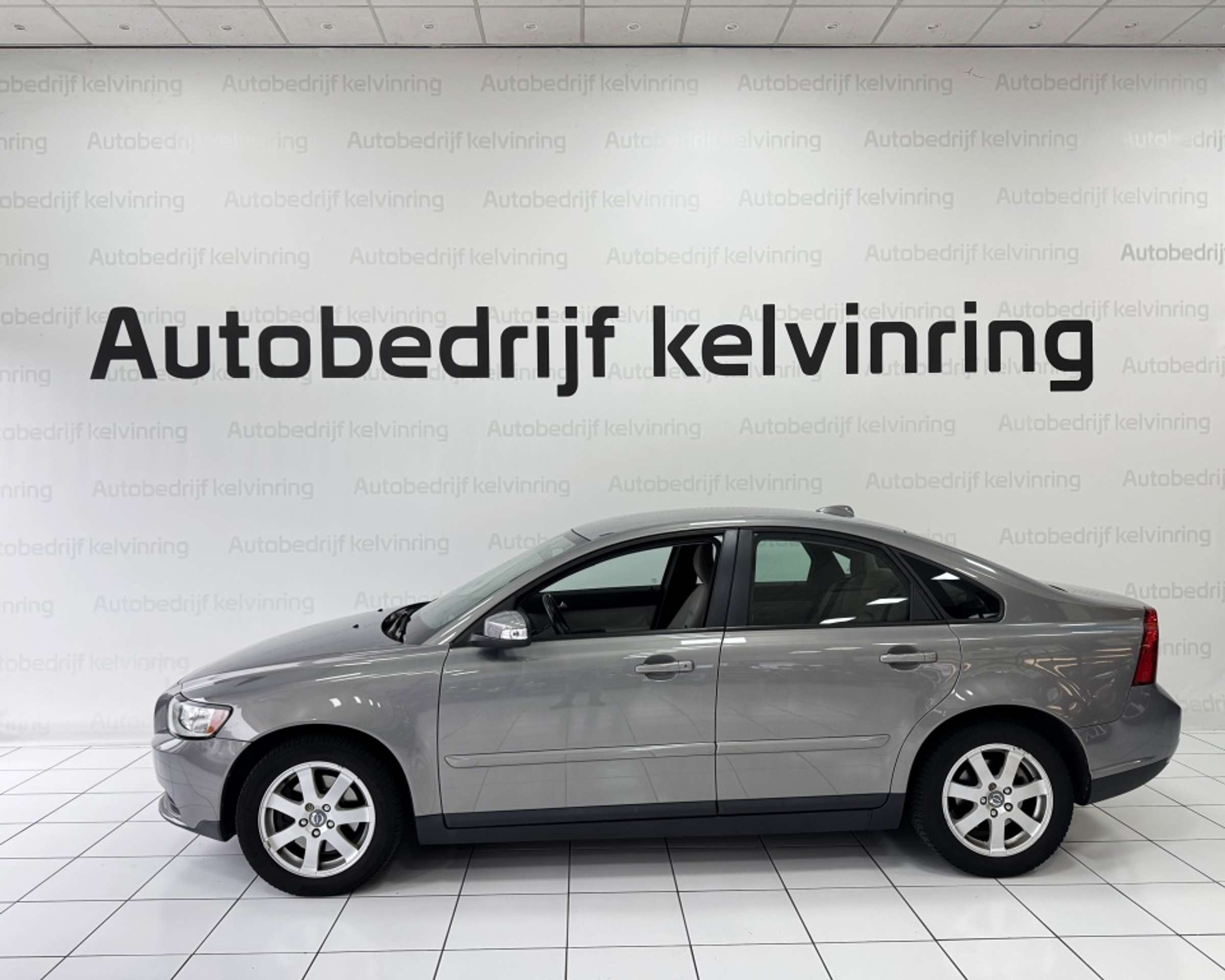 Volvo - S40