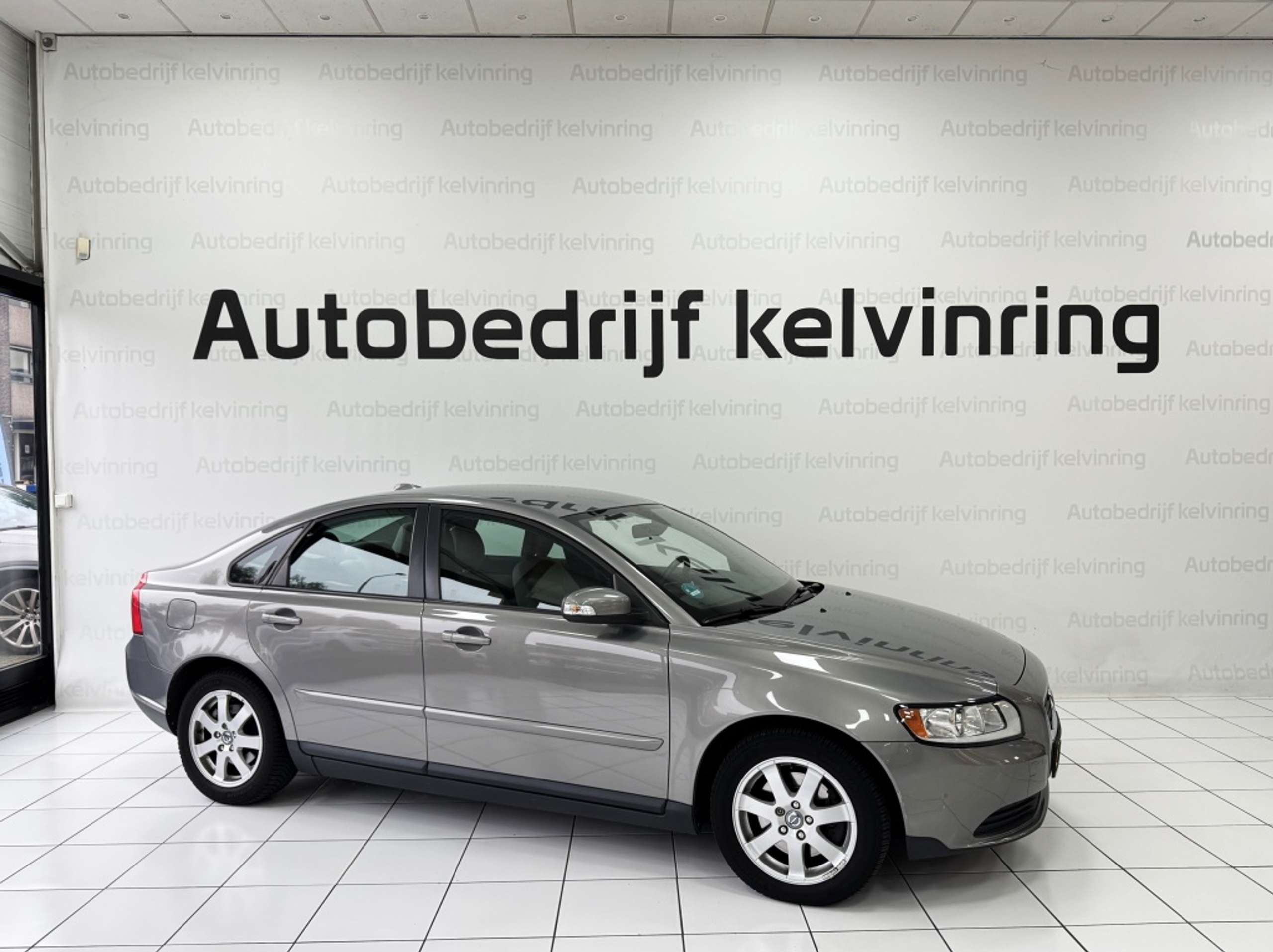 Volvo - S40