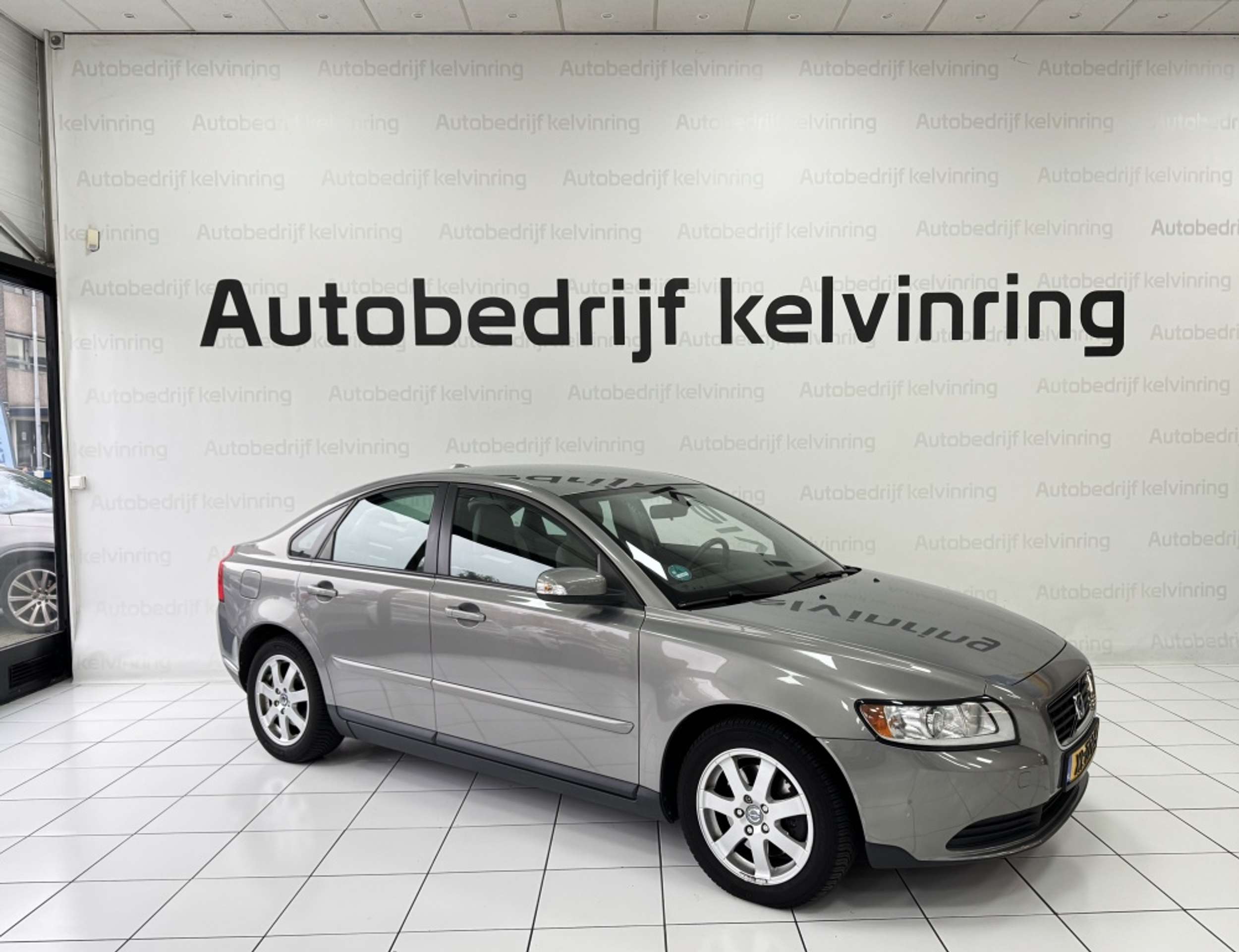 Volvo - S40