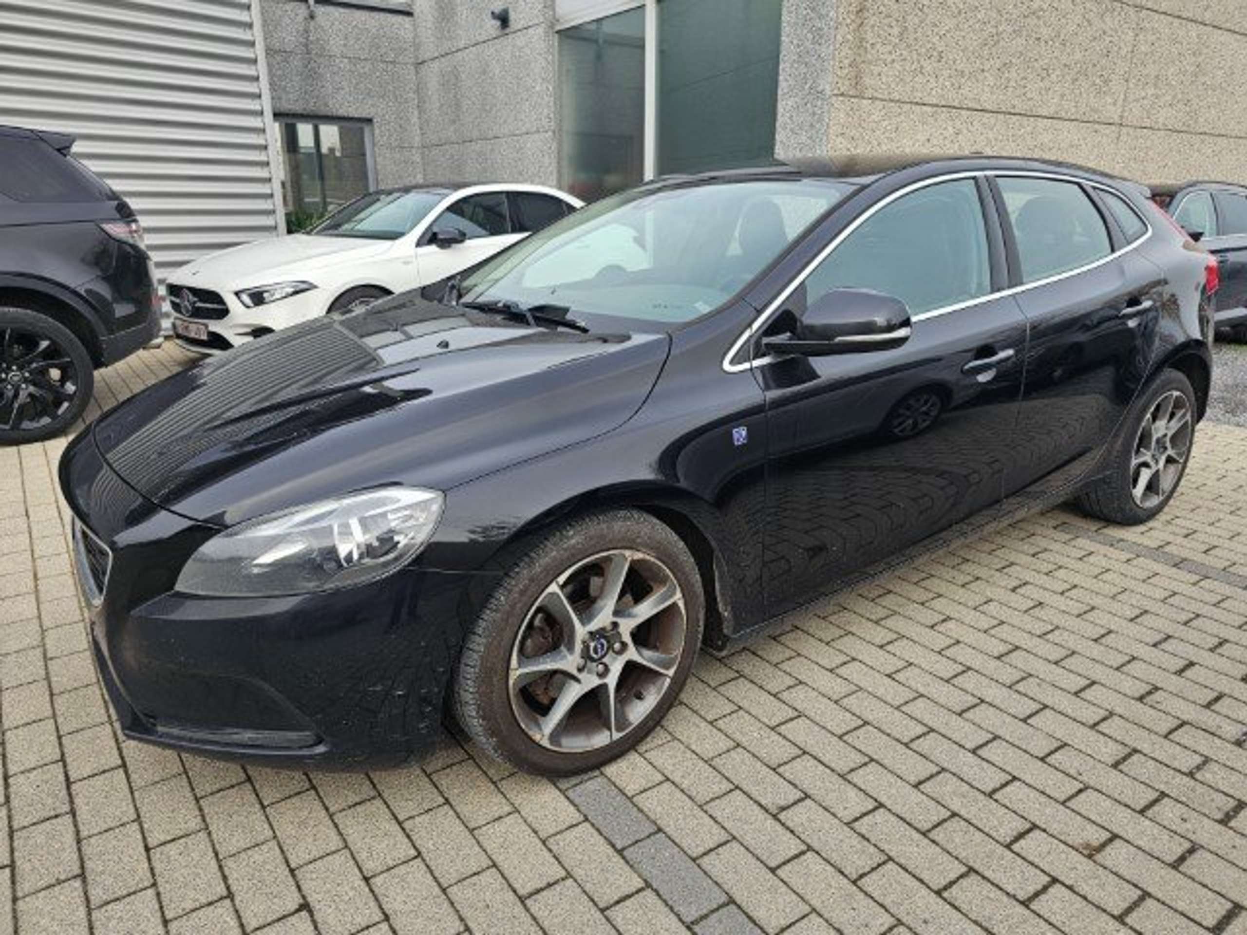 Volvo - V40