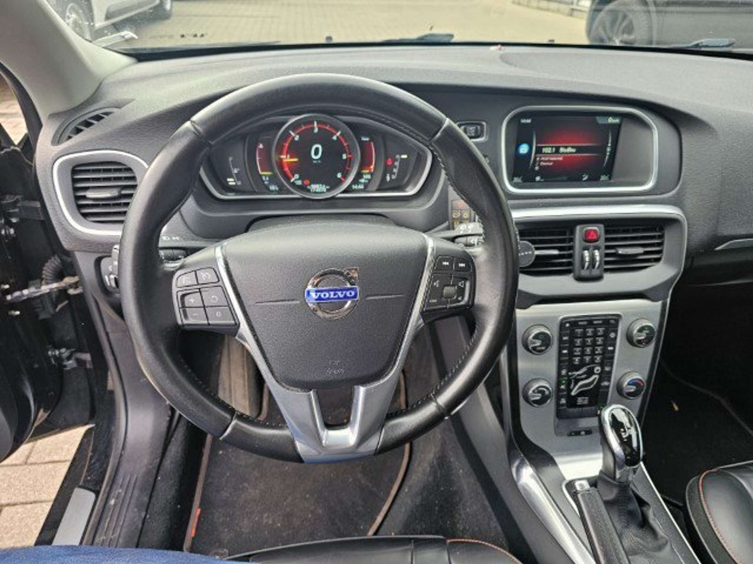 Volvo - V40