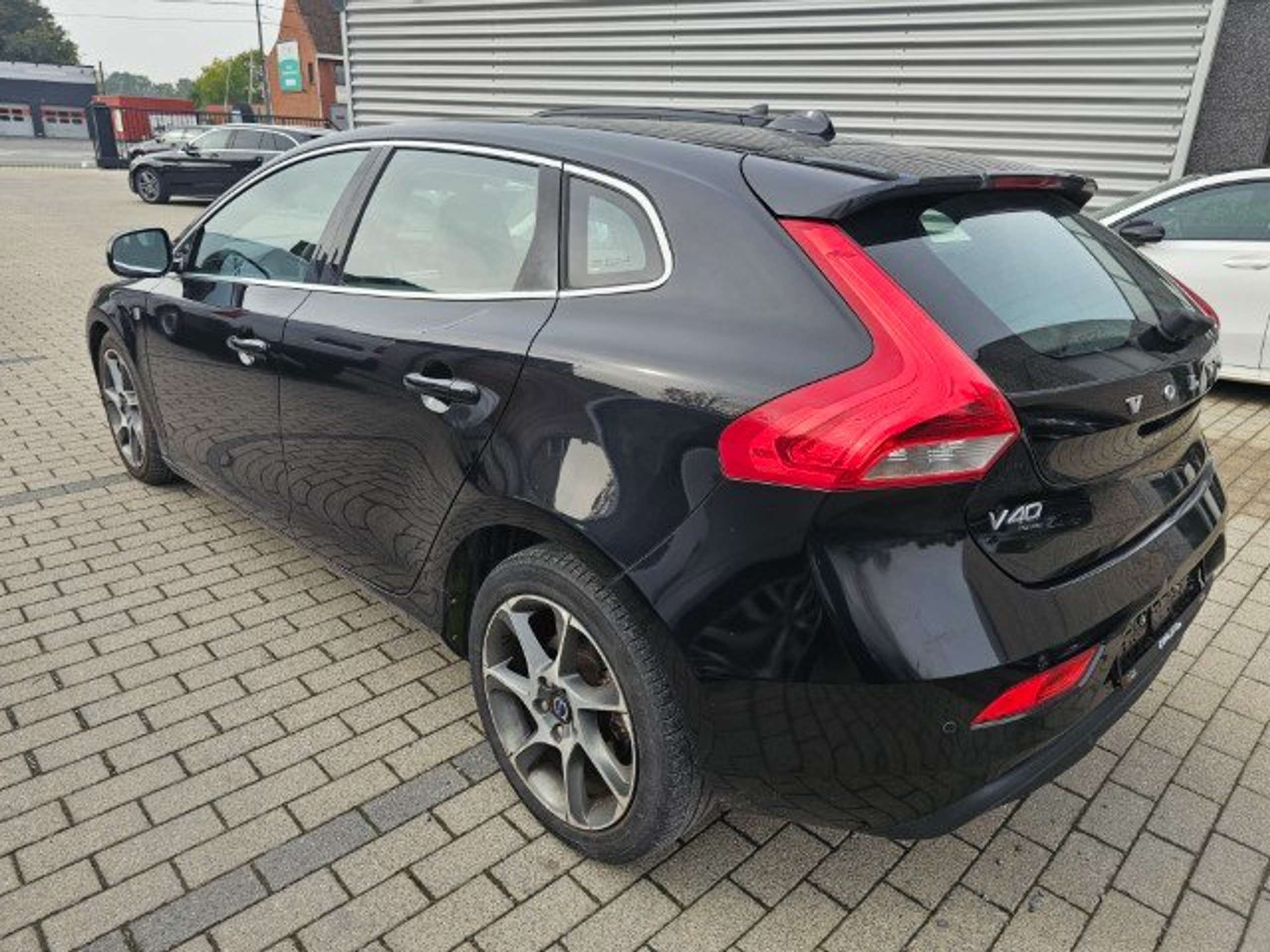 Volvo - V40