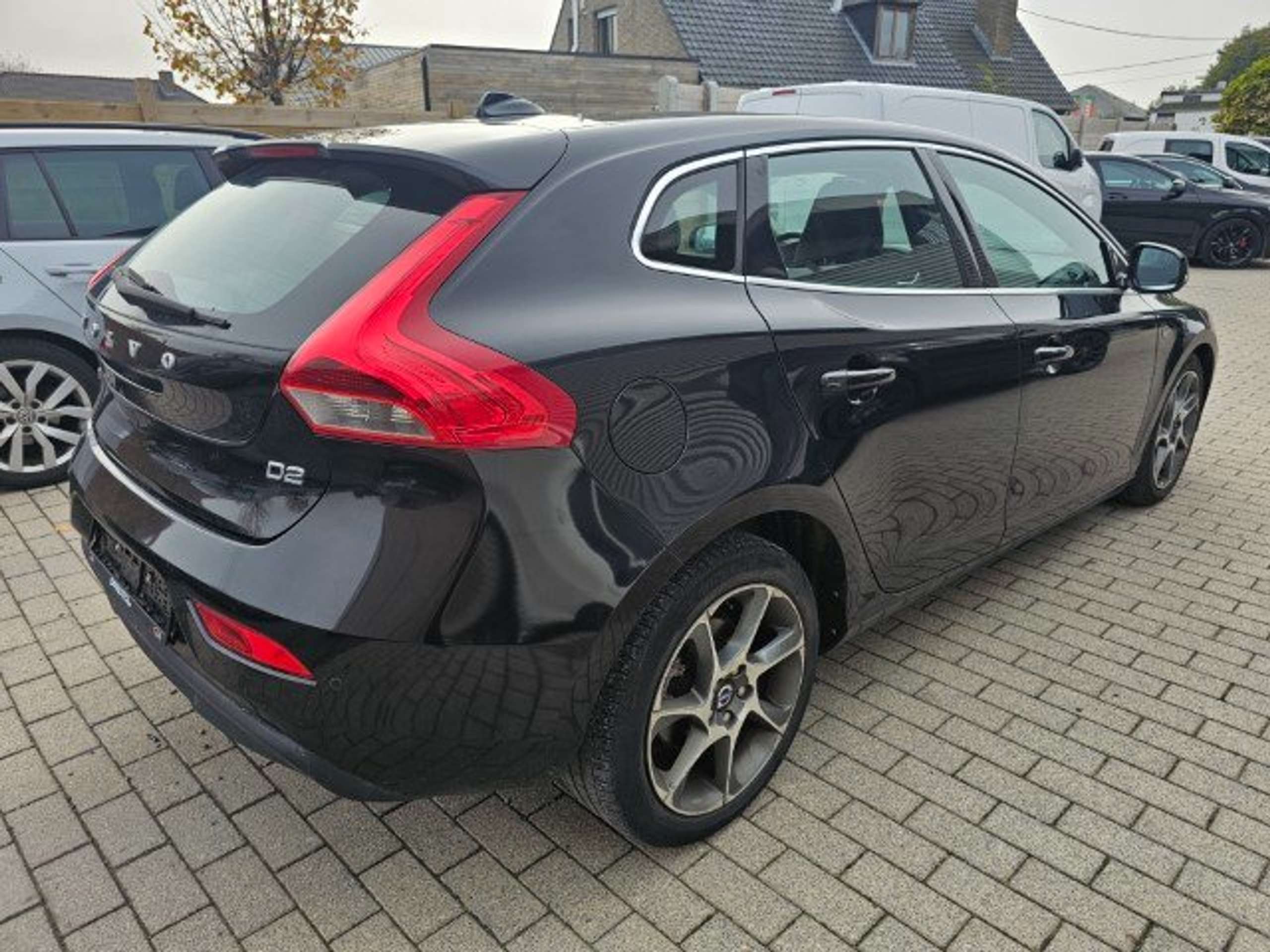 Volvo - V40