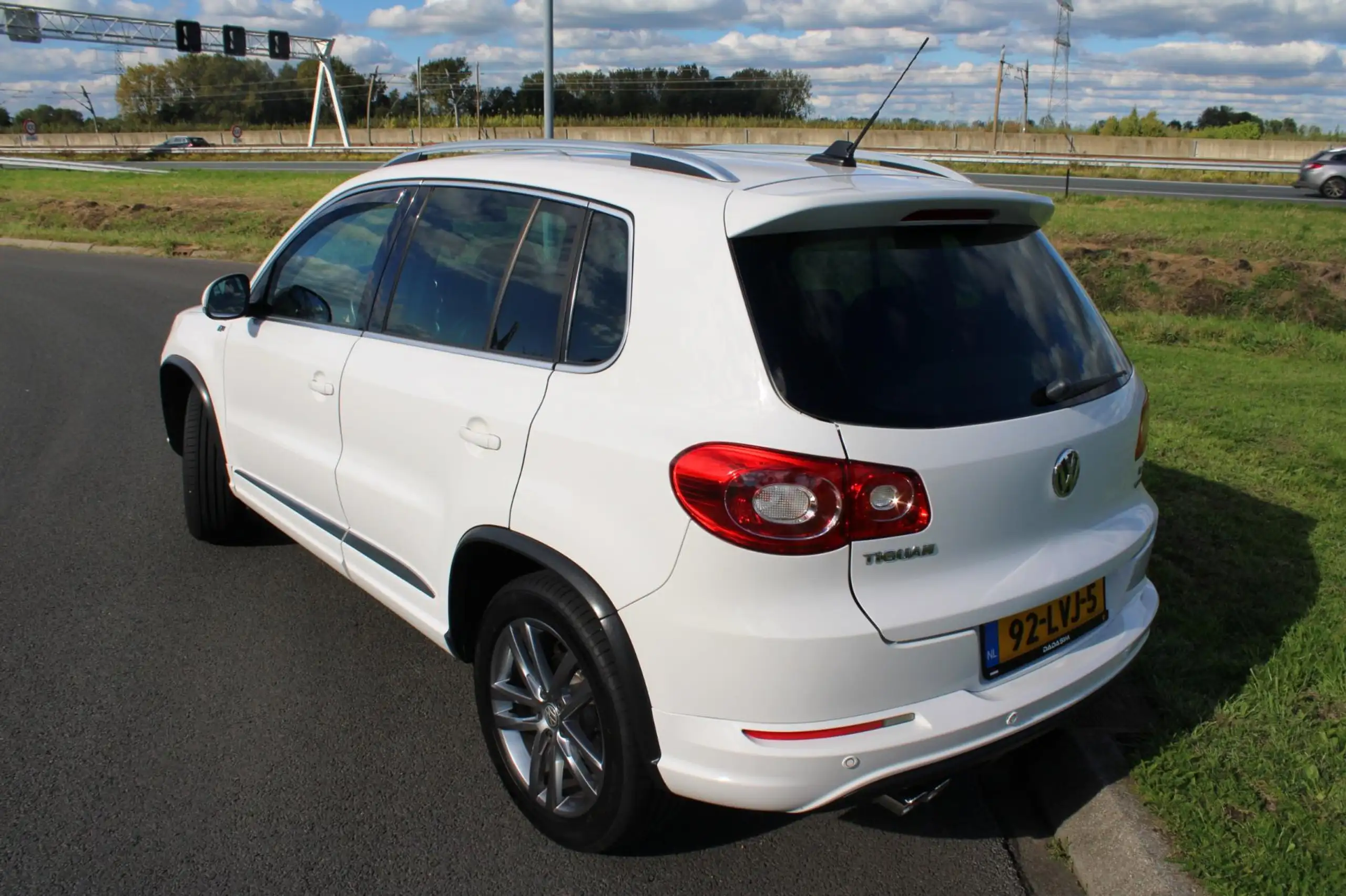 Volkswagen - Tiguan