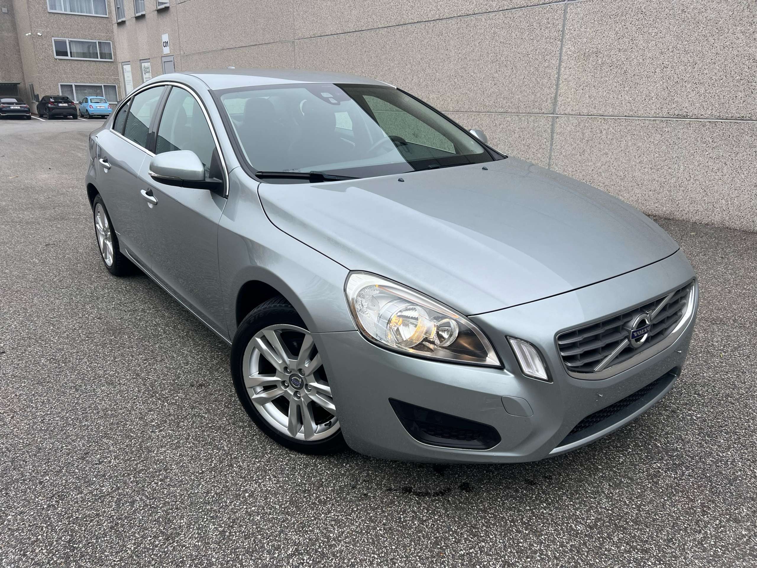 Volvo - S60