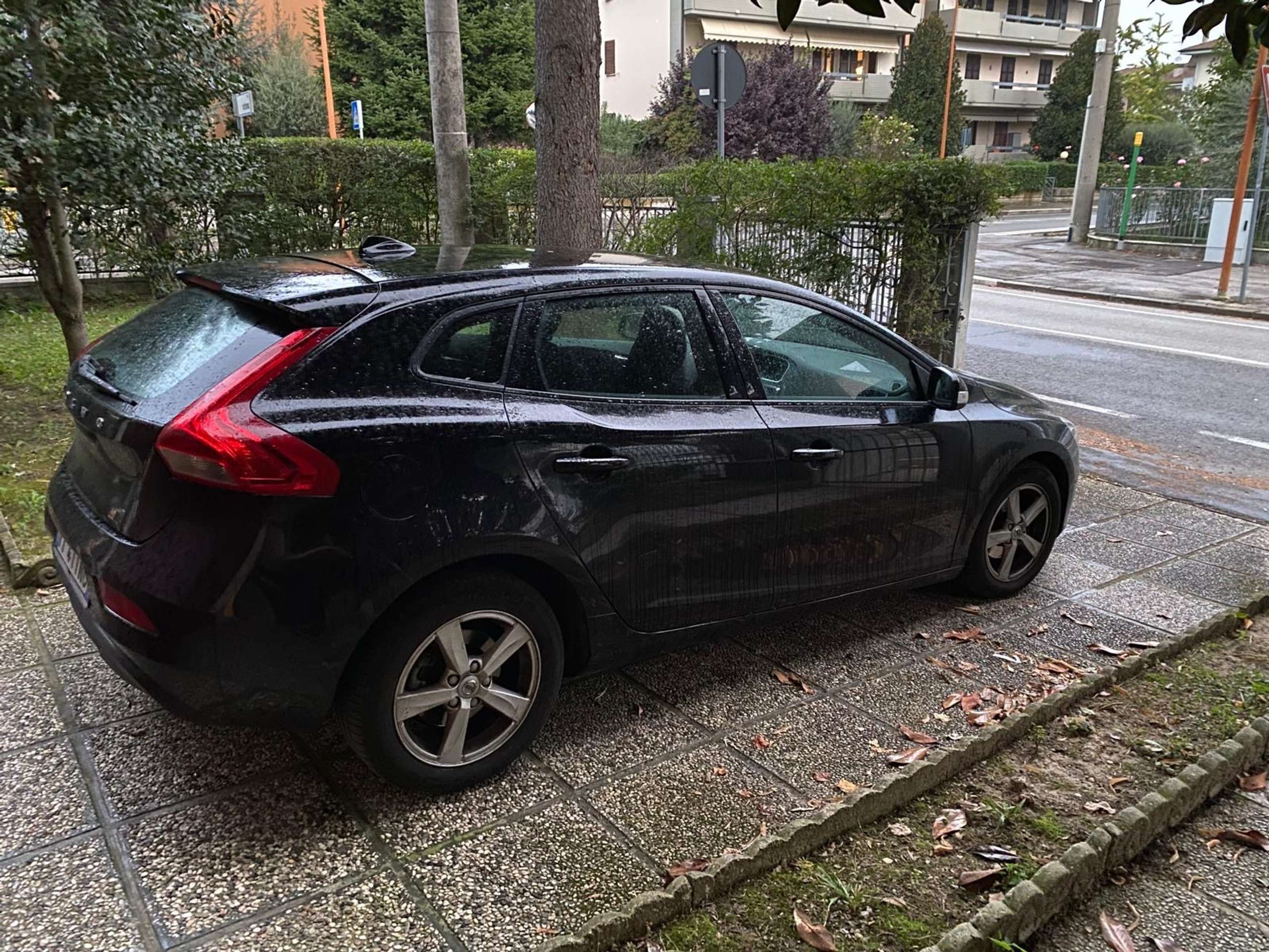 Volvo - V40