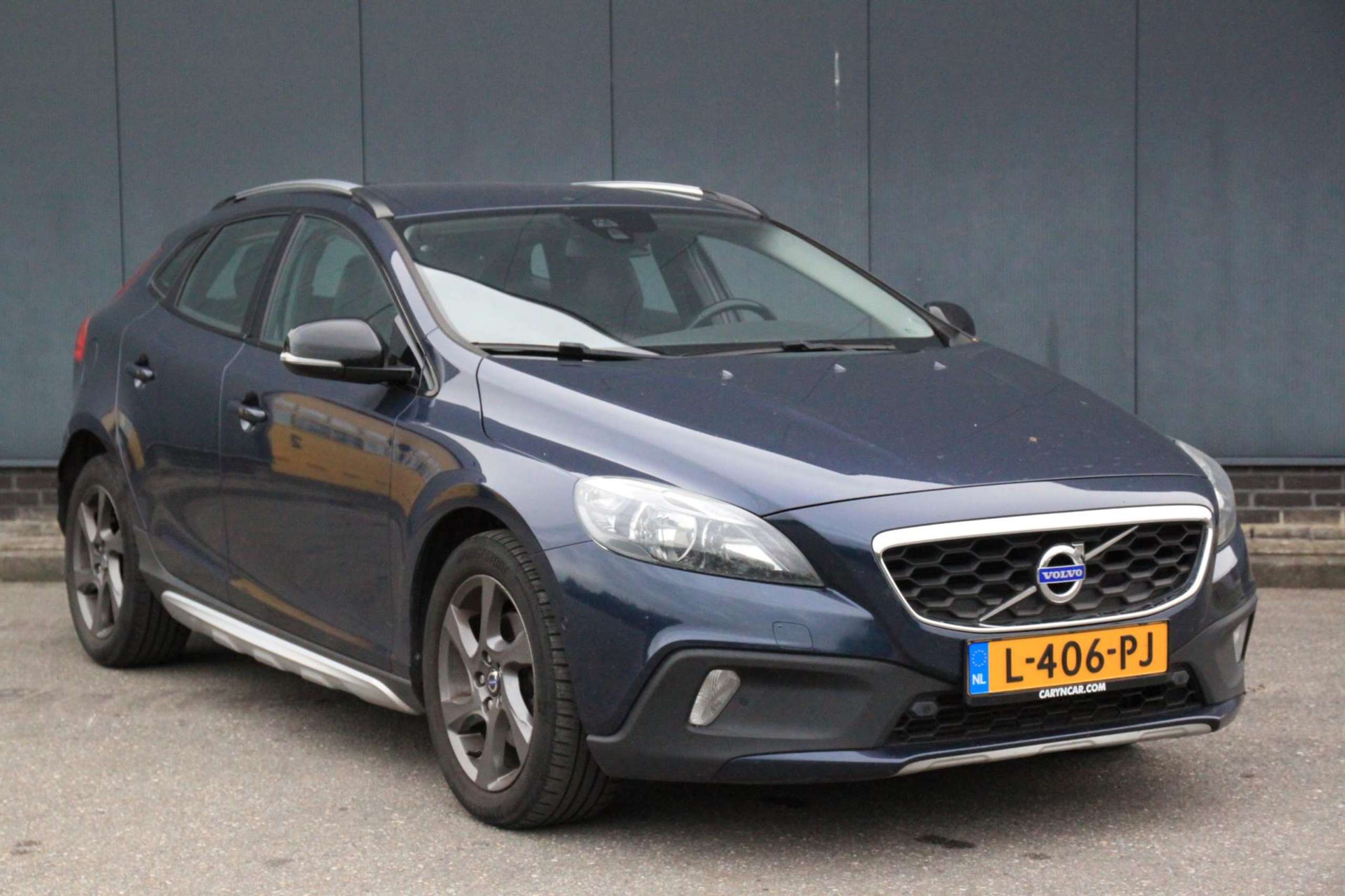 Volvo - V40 Cross Country