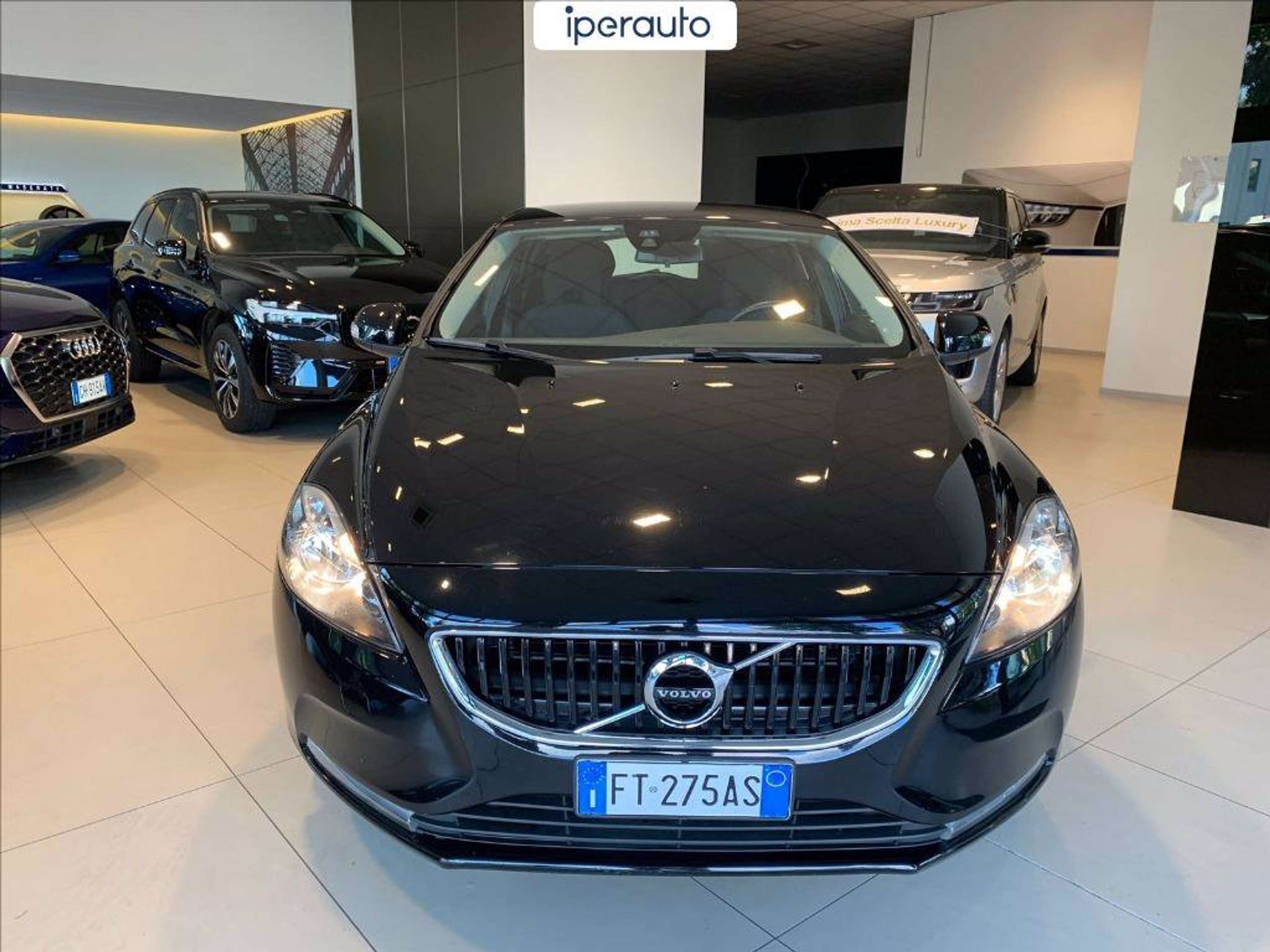 Volvo - V40