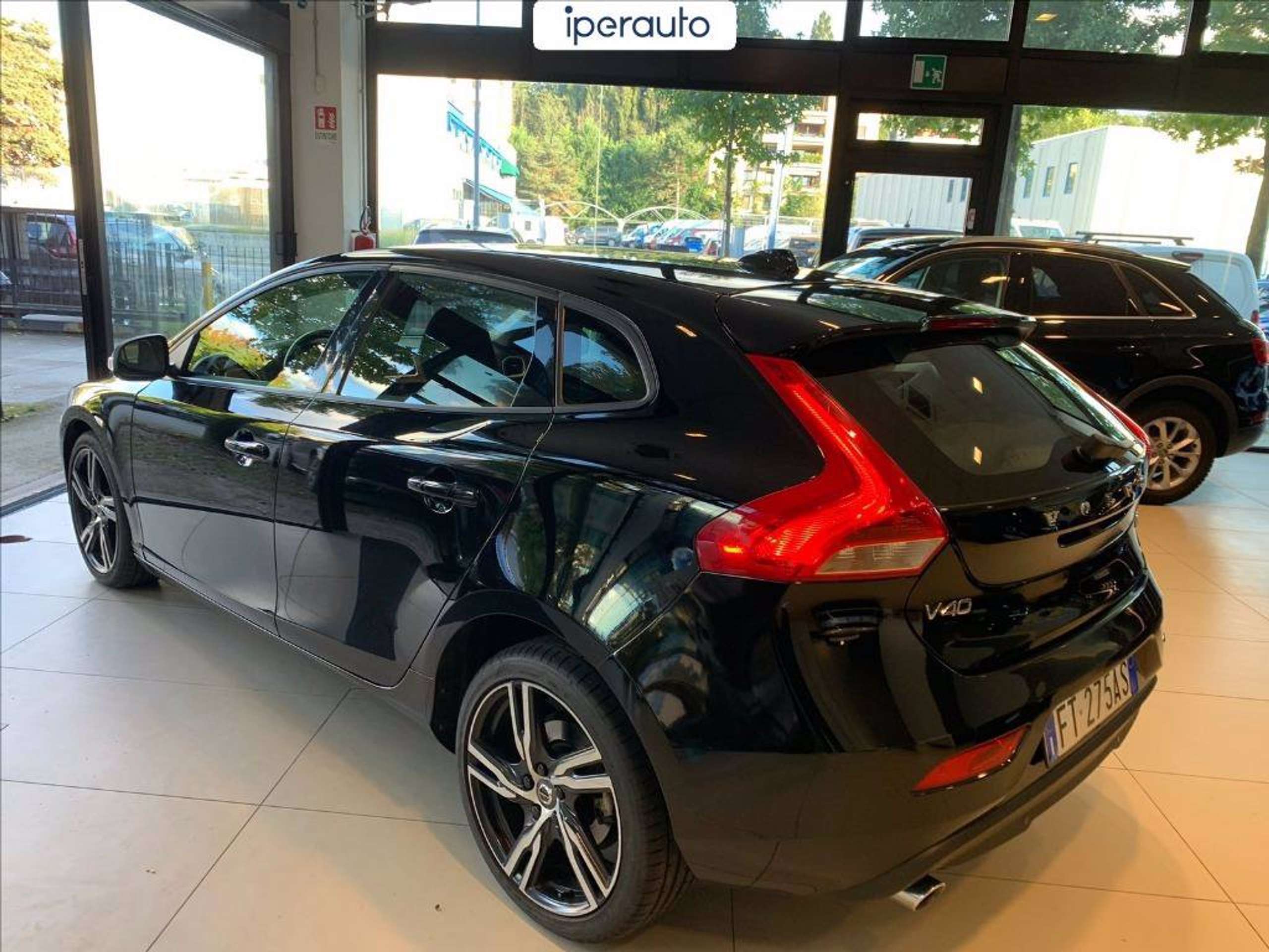 Volvo - V40