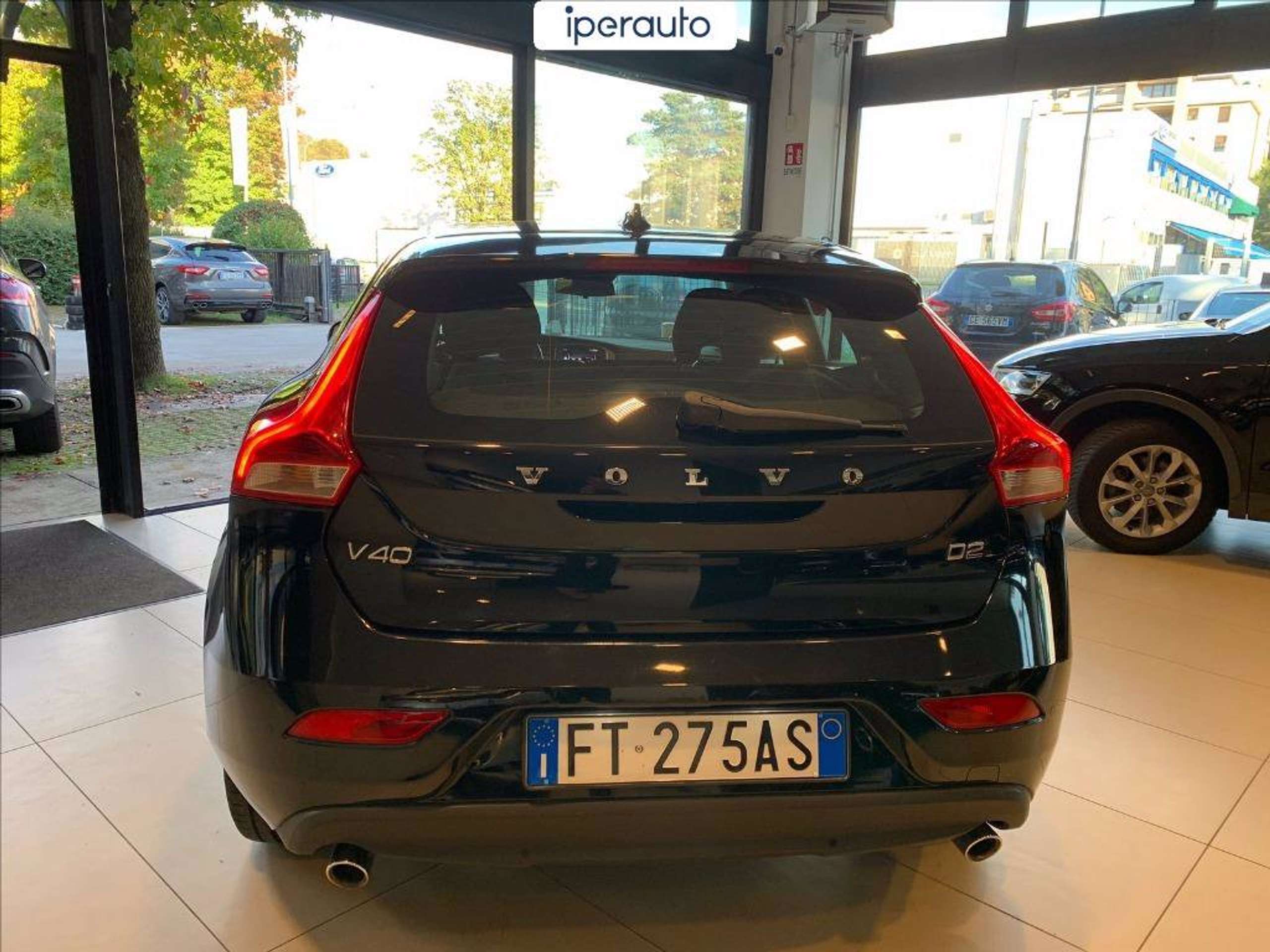 Volvo - V40