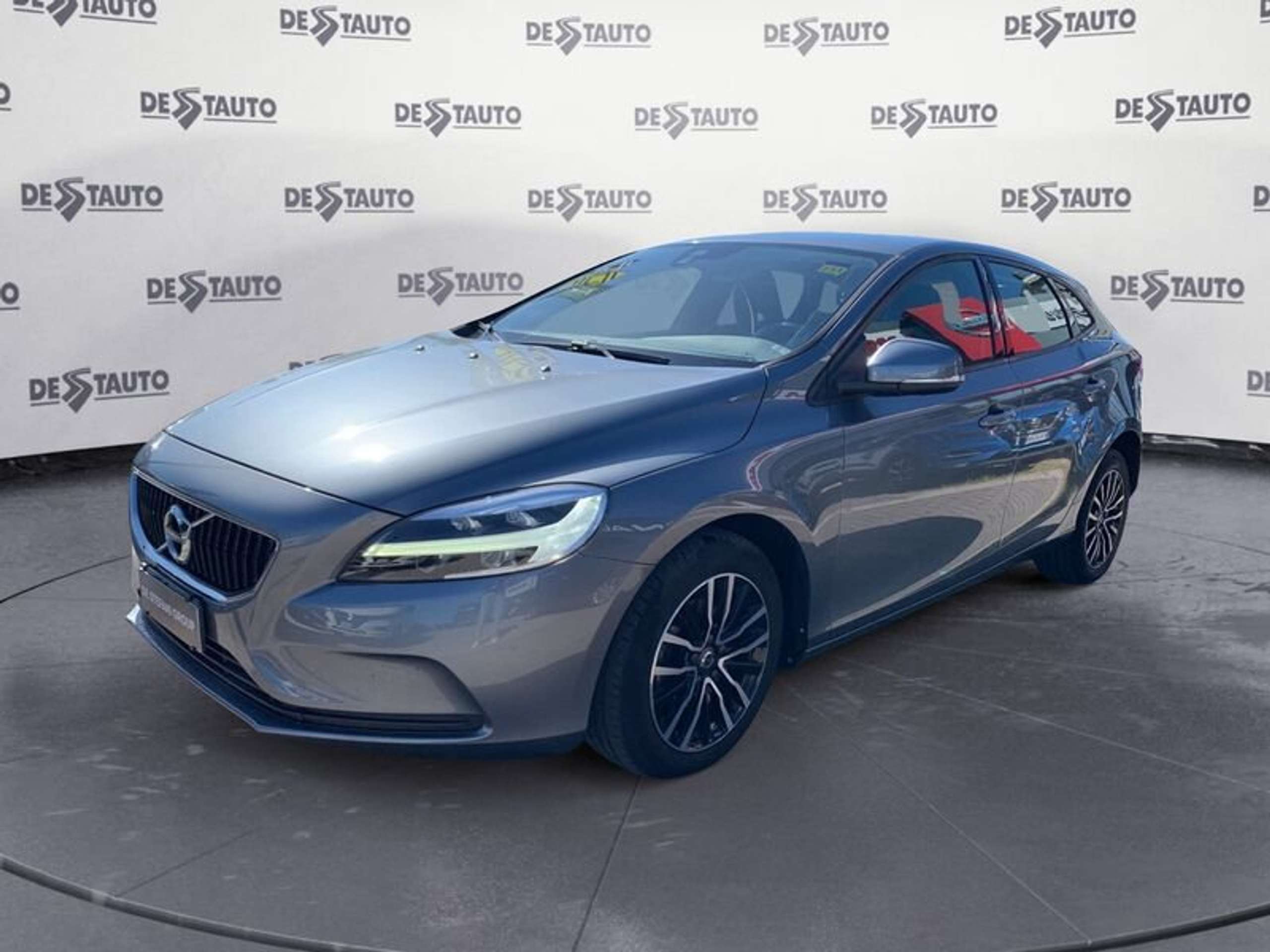 Volvo - V40