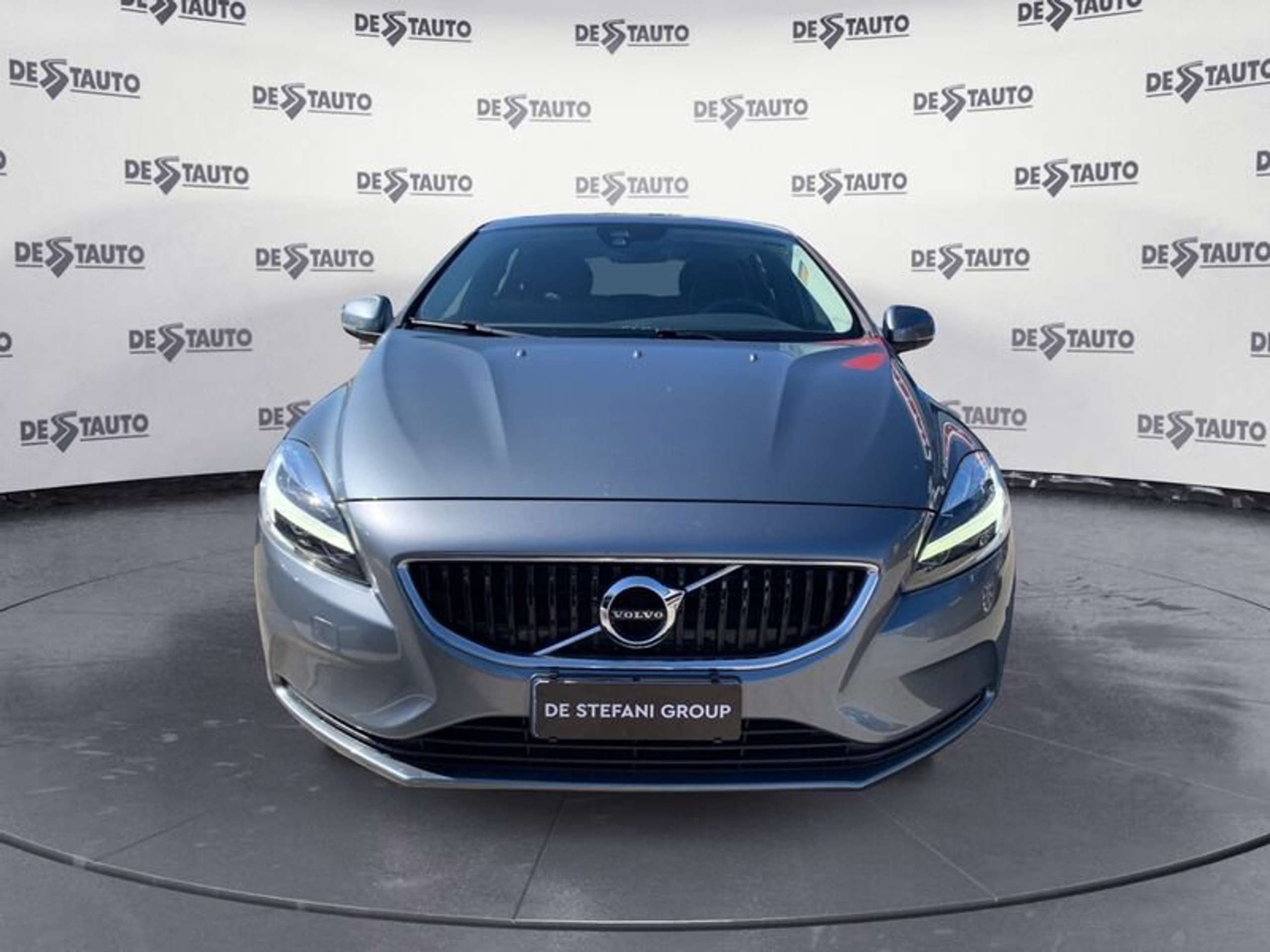 Volvo - V40