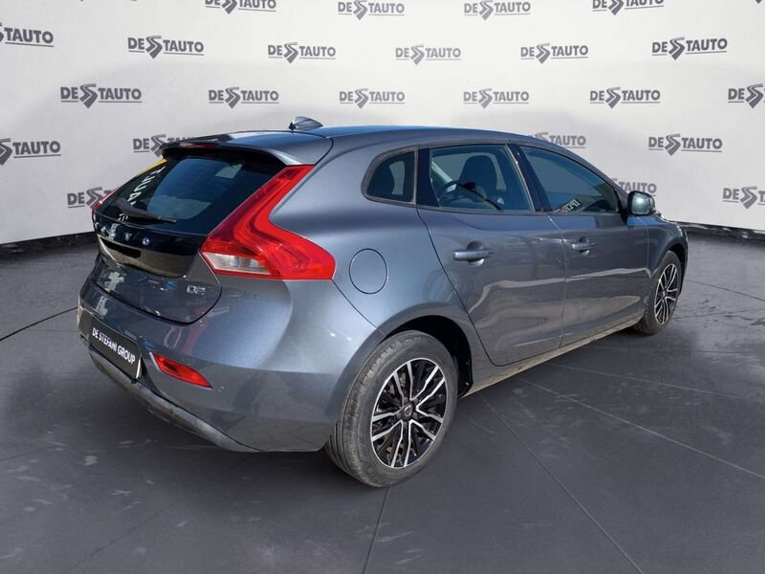 Volvo - V40