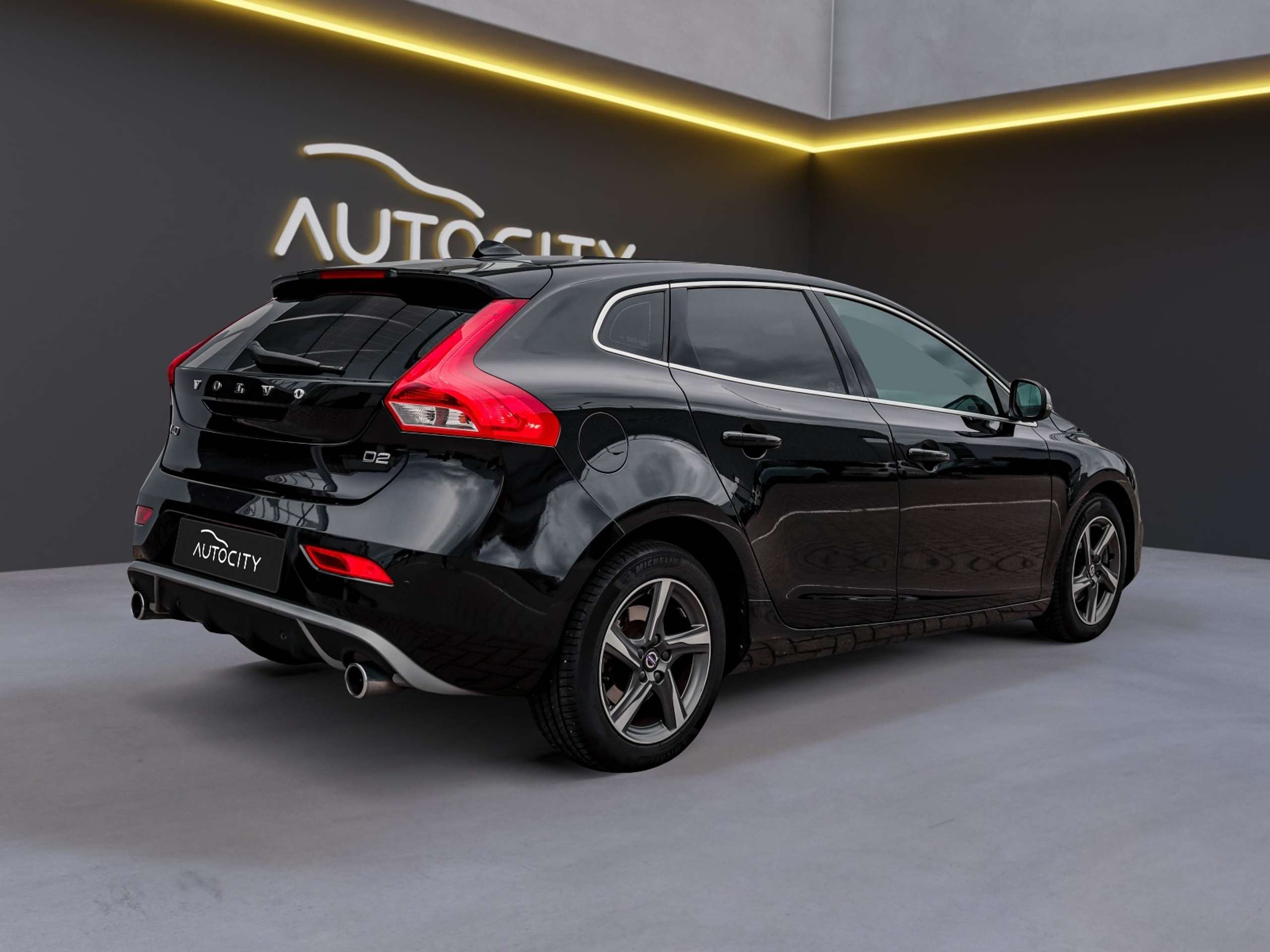 Volvo - V40