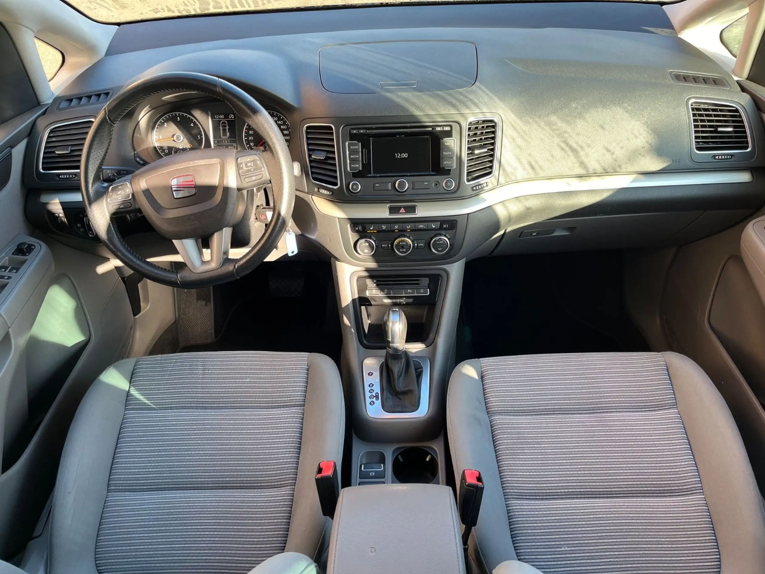 SEAT - Alhambra