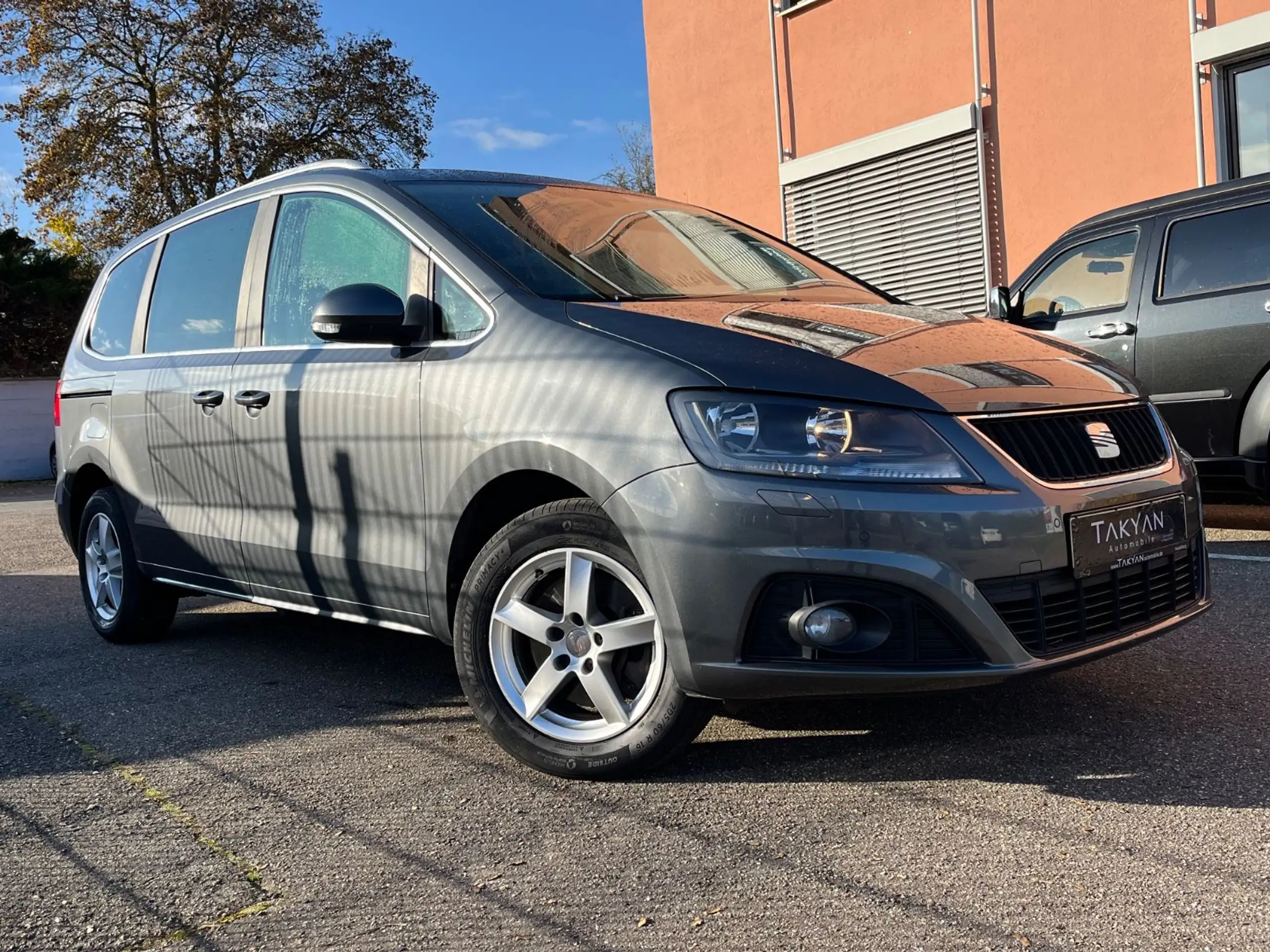 SEAT - Alhambra