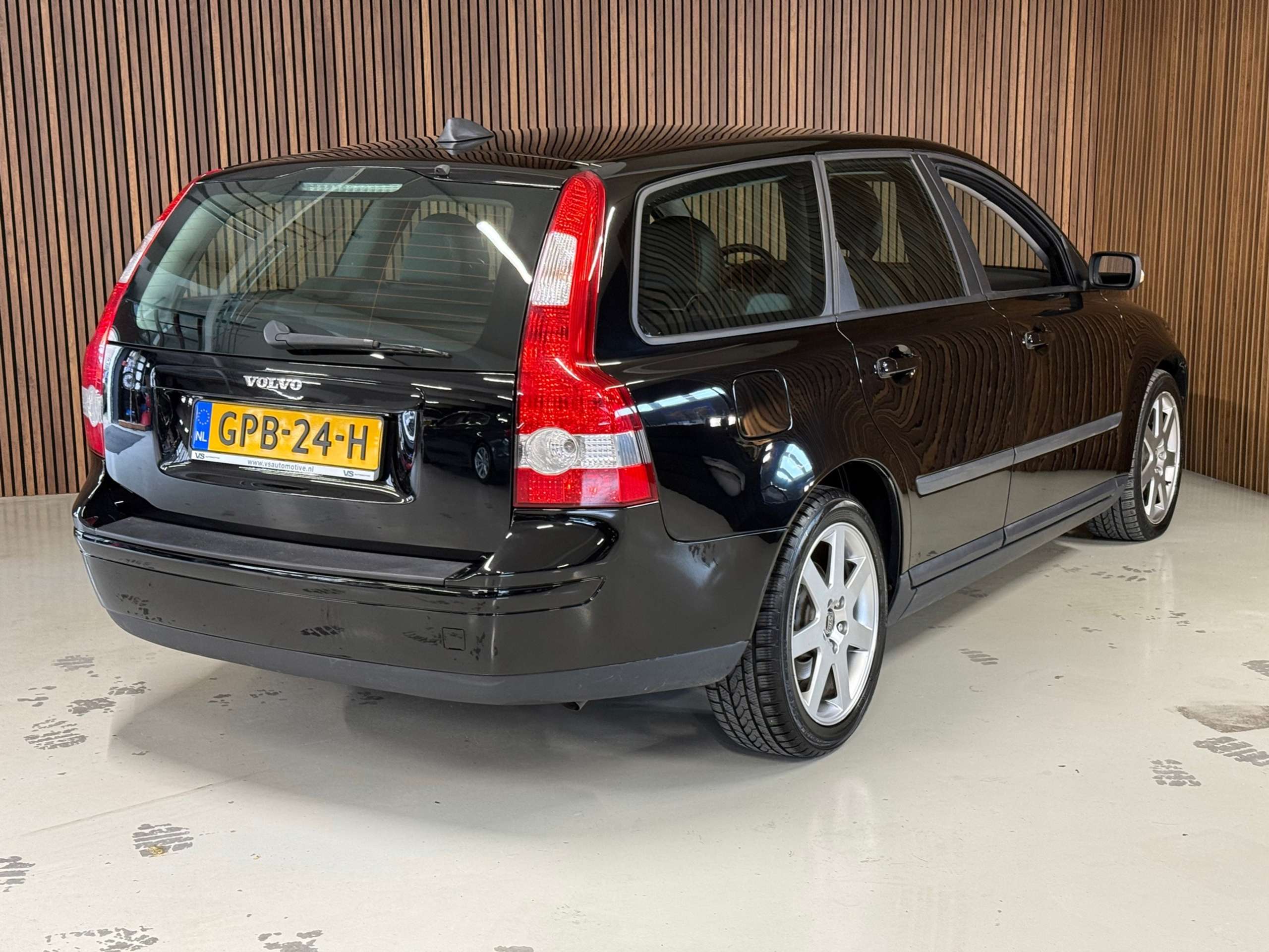 Volvo - V50