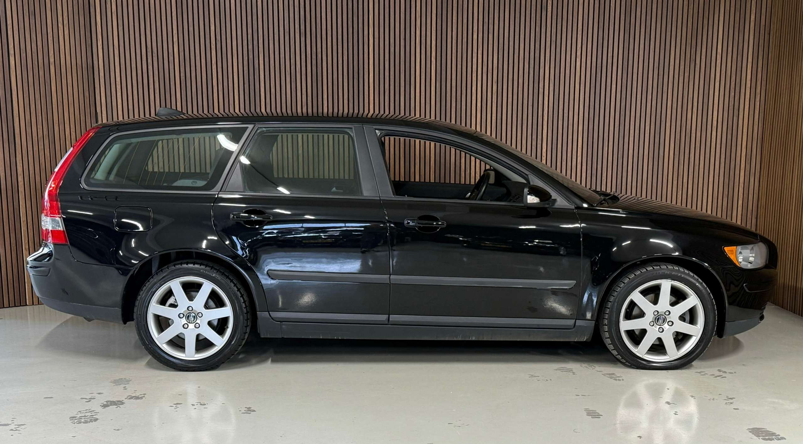 Volvo - V50