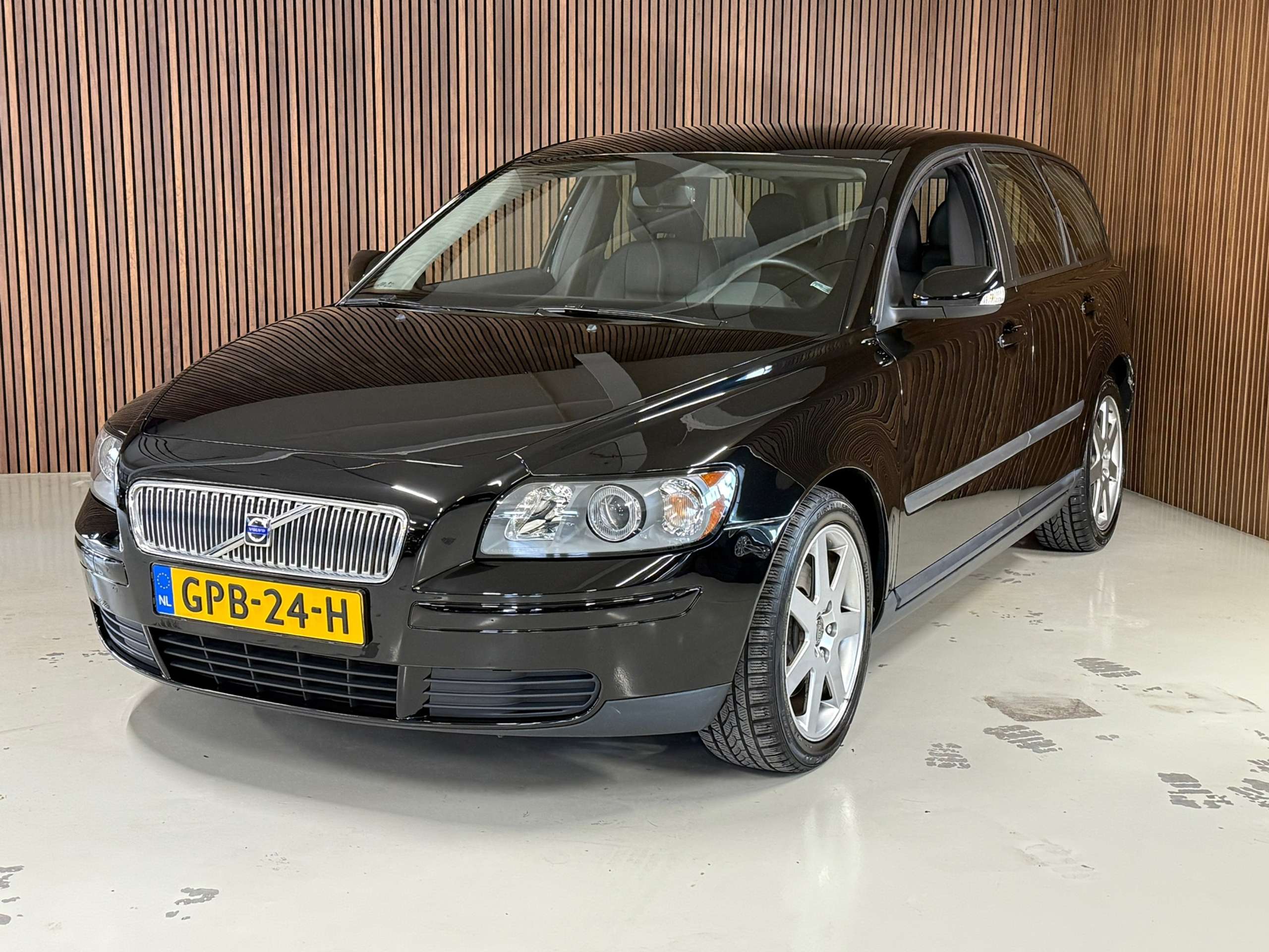 Volvo - V50