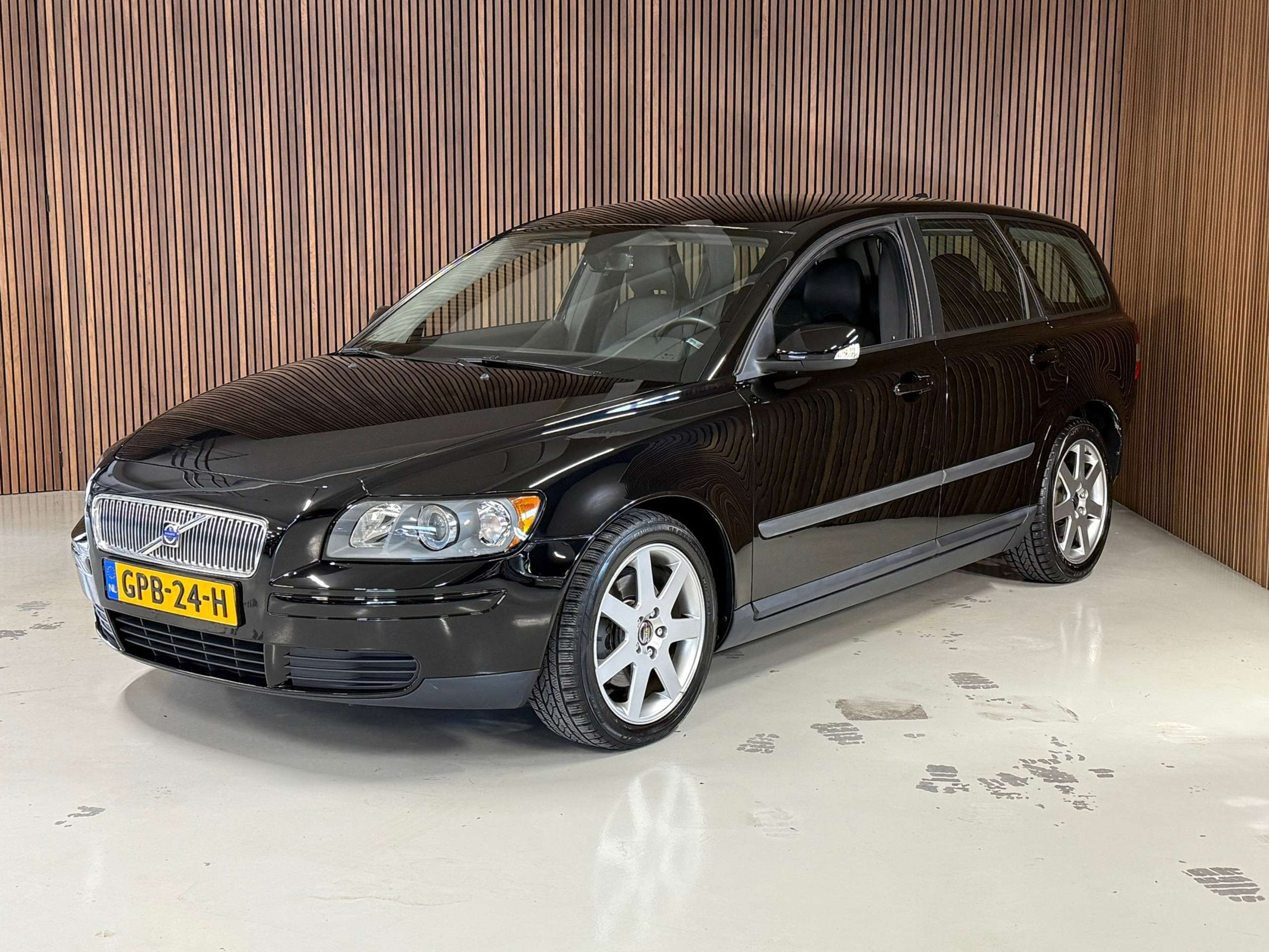 Volvo - V50