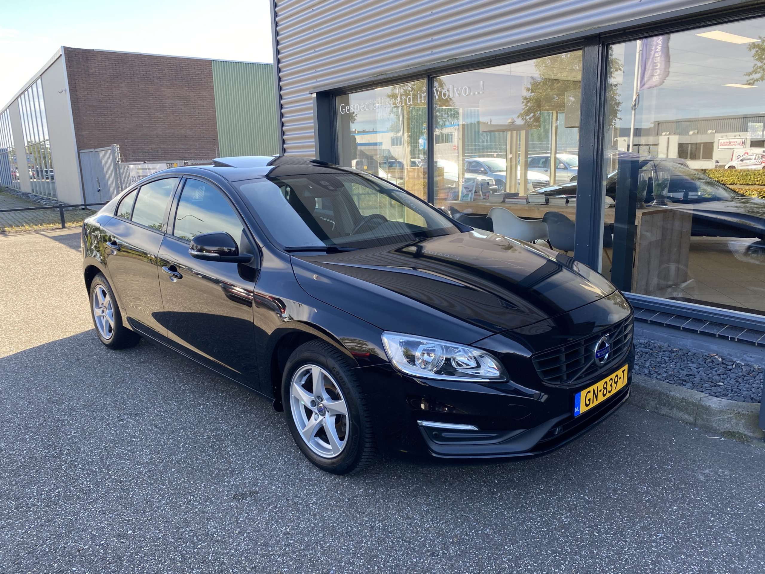 Volvo - S60