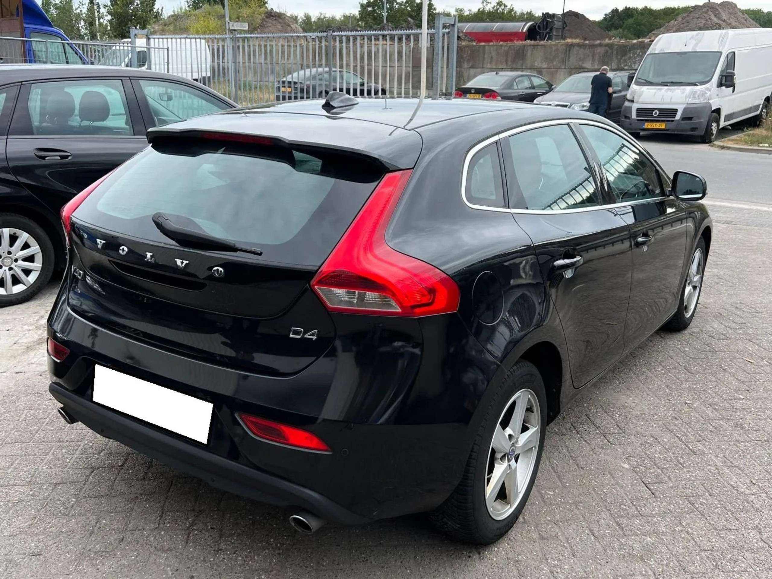 Volvo - V40