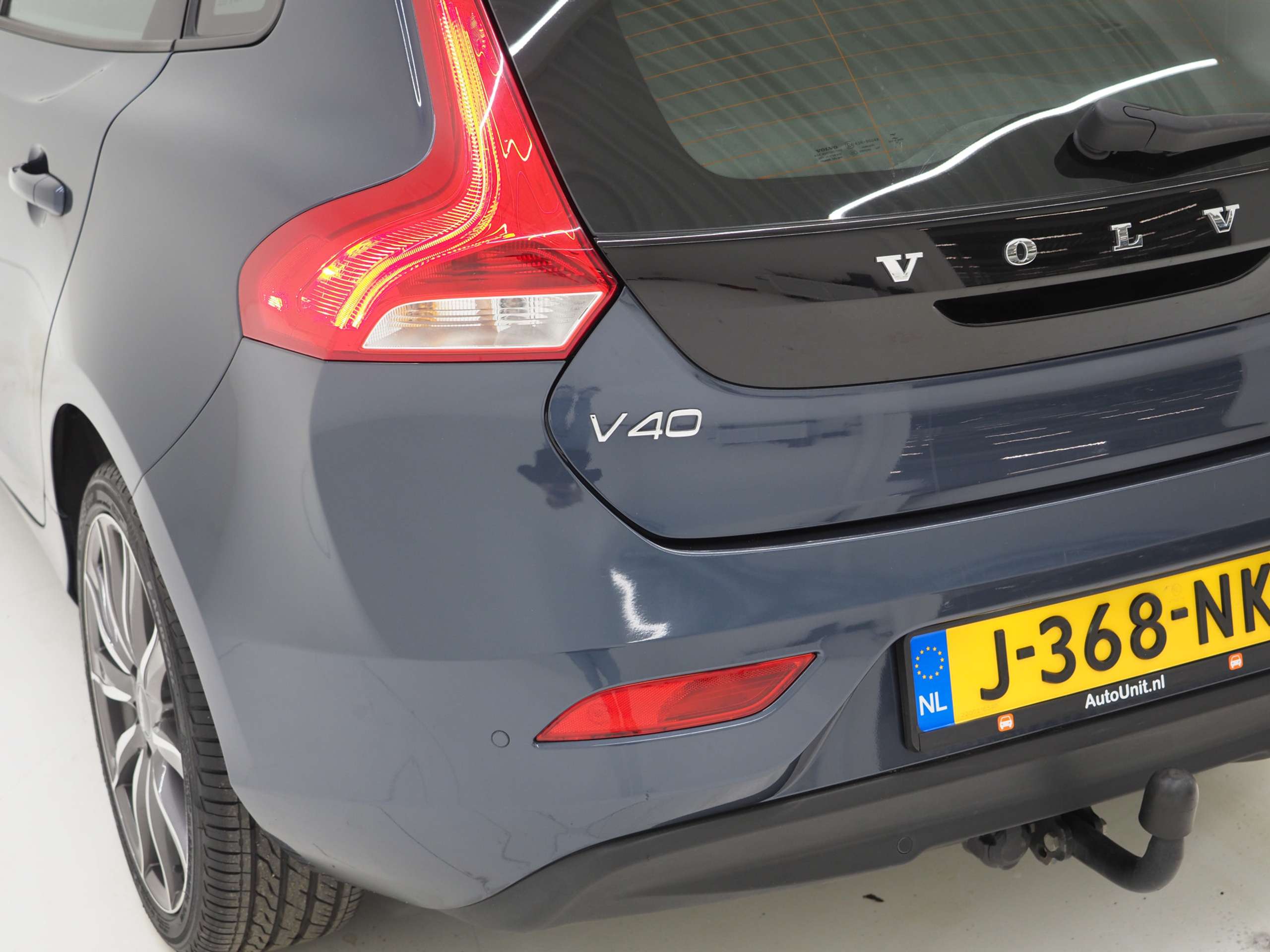 Volvo - V40