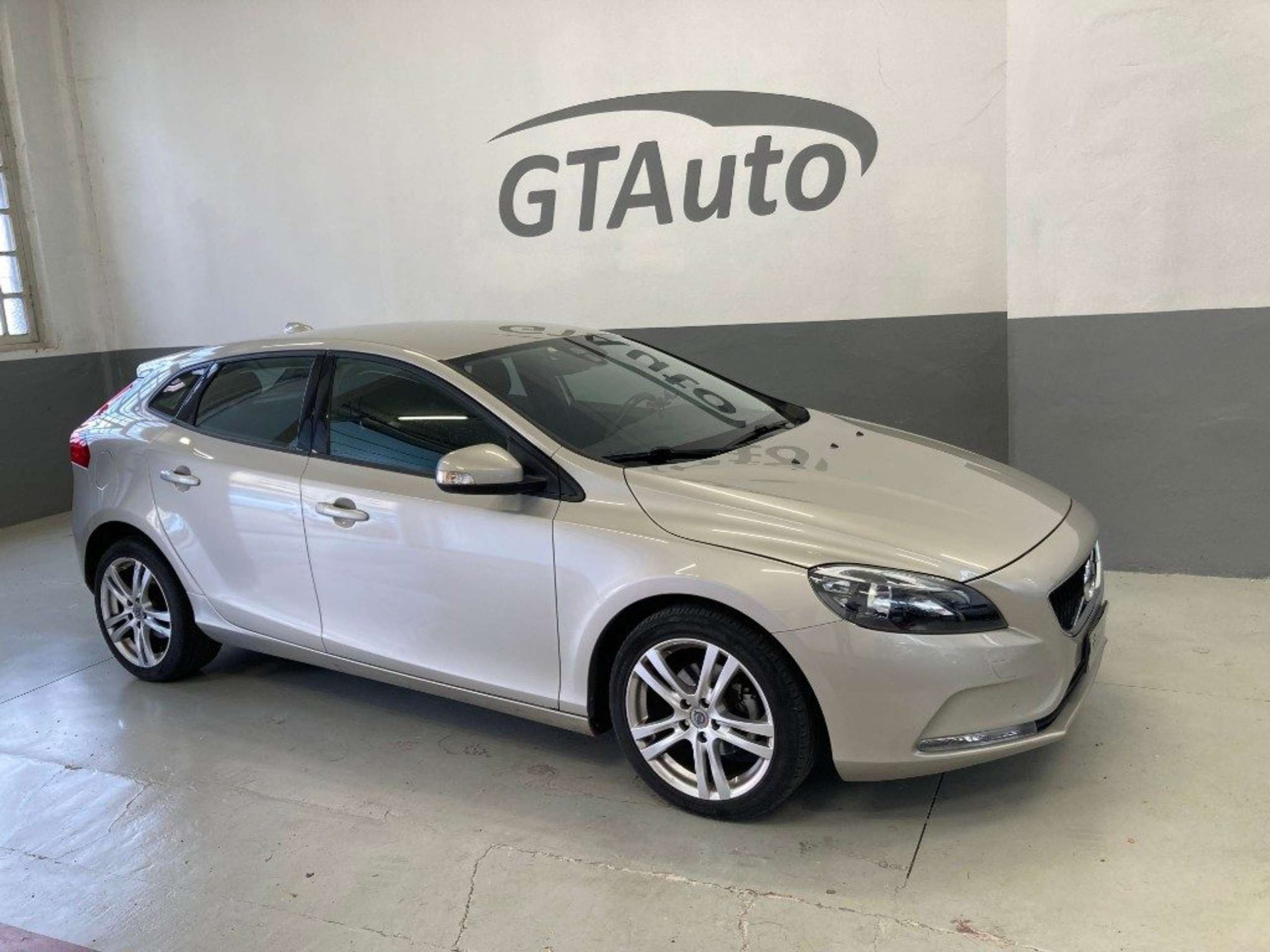 Volvo V40 2017