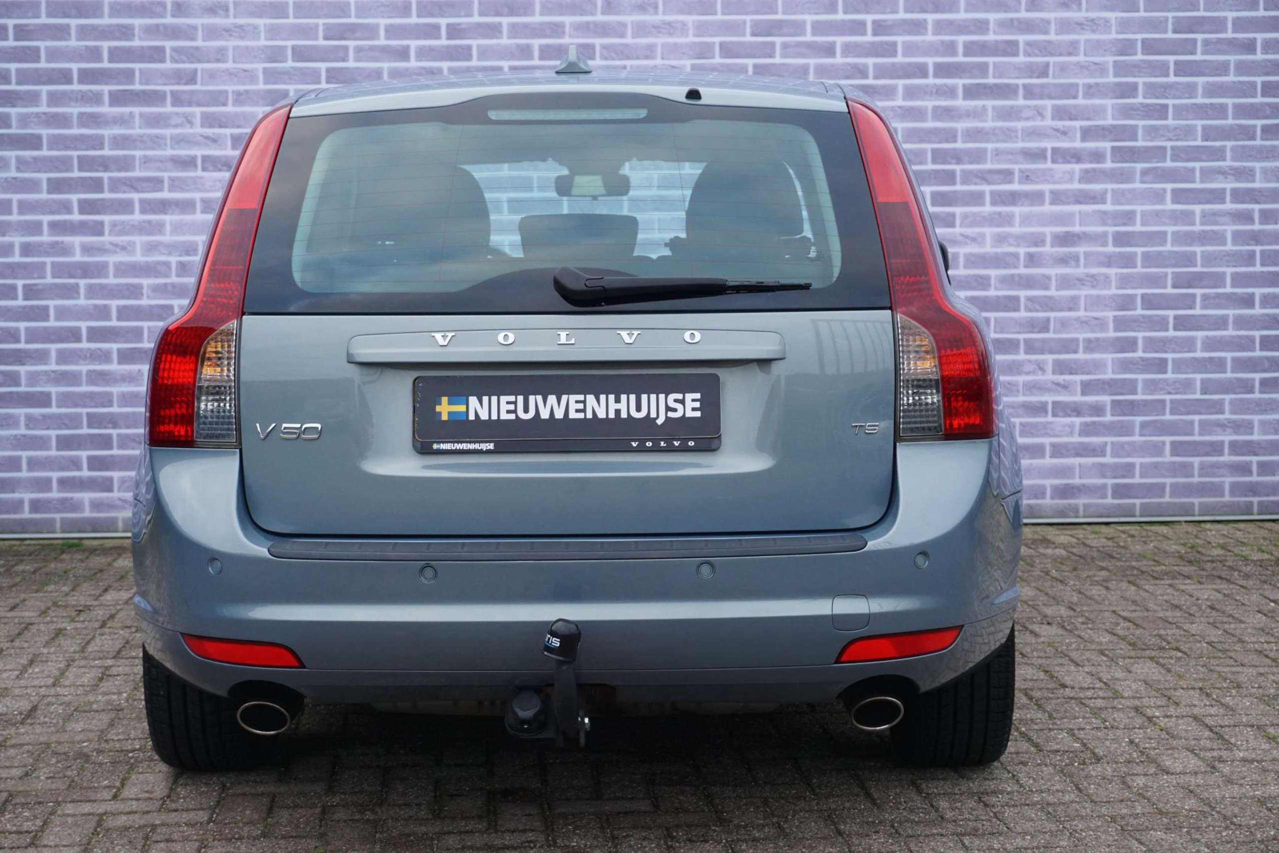 Volvo - V50