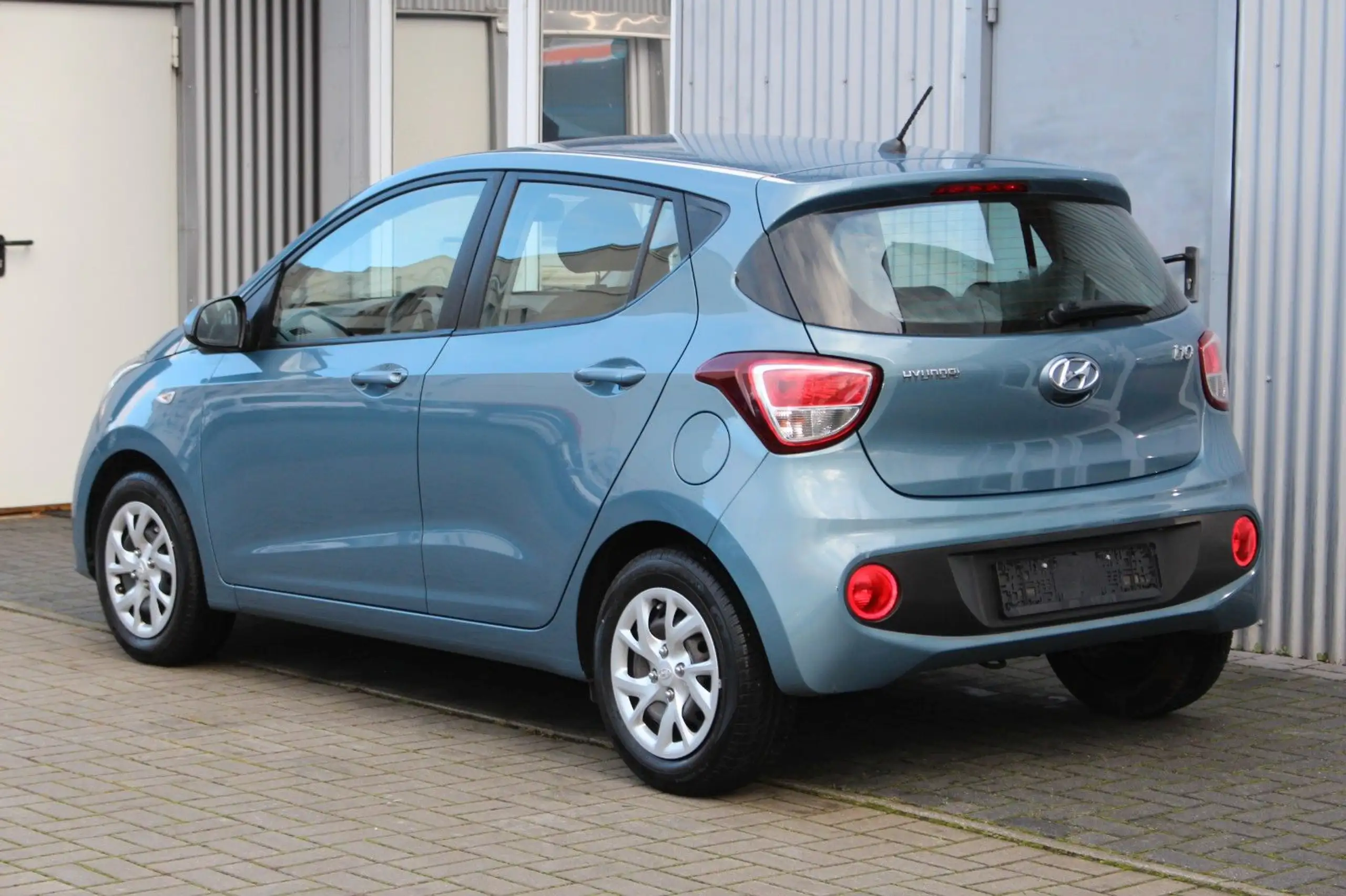 Hyundai - i10