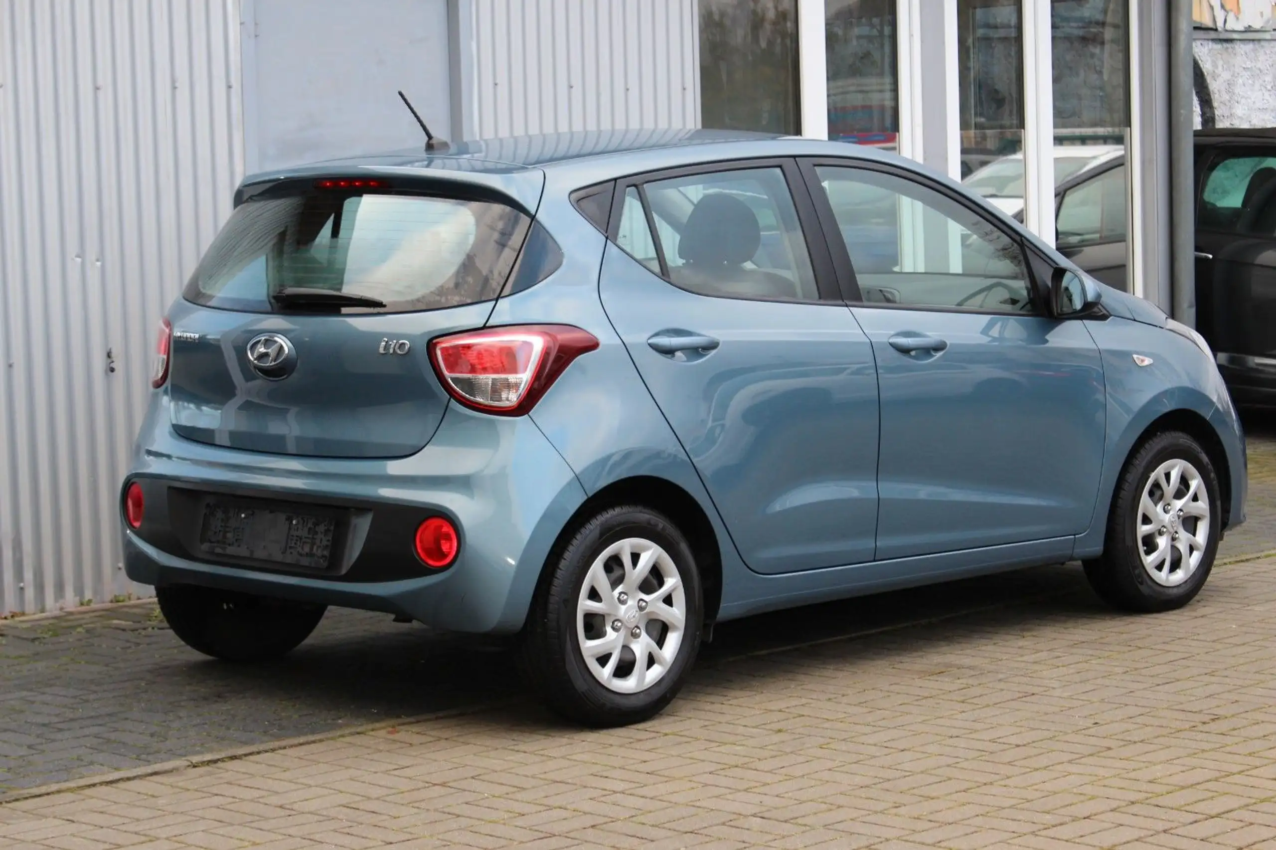 Hyundai - i10